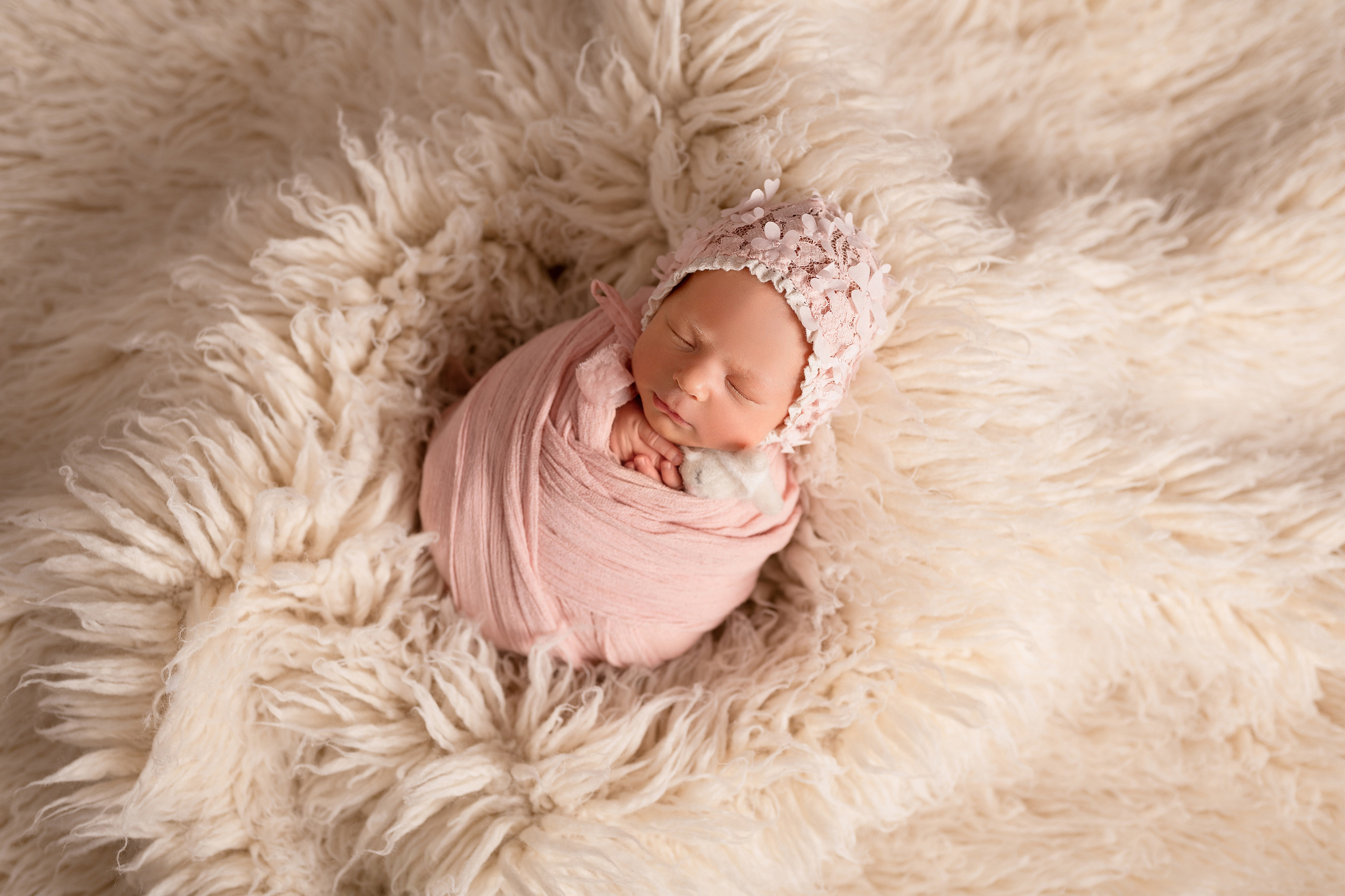 Малышка Ева. Один месяц. Первый месяц жизни. Детский и семейный фотограф в Красноярске. Фотосессии новорожденных малышей до 1 месяца