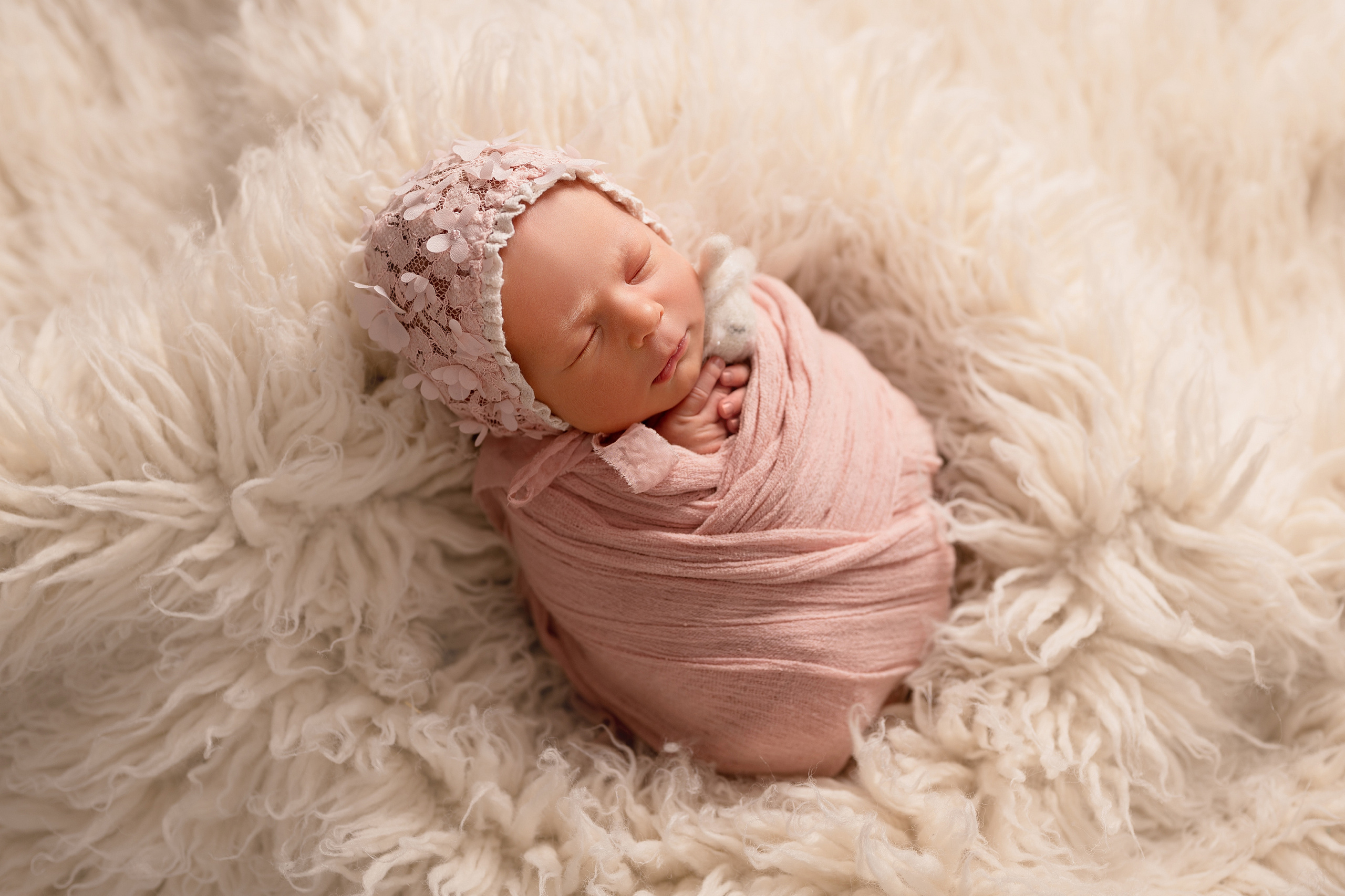 Малышка Ева. Один месяц. Первый месяц жизни. Детский и семейный фотограф в Красноярске. Фотосессии новорожденных малышей до 1 месяца