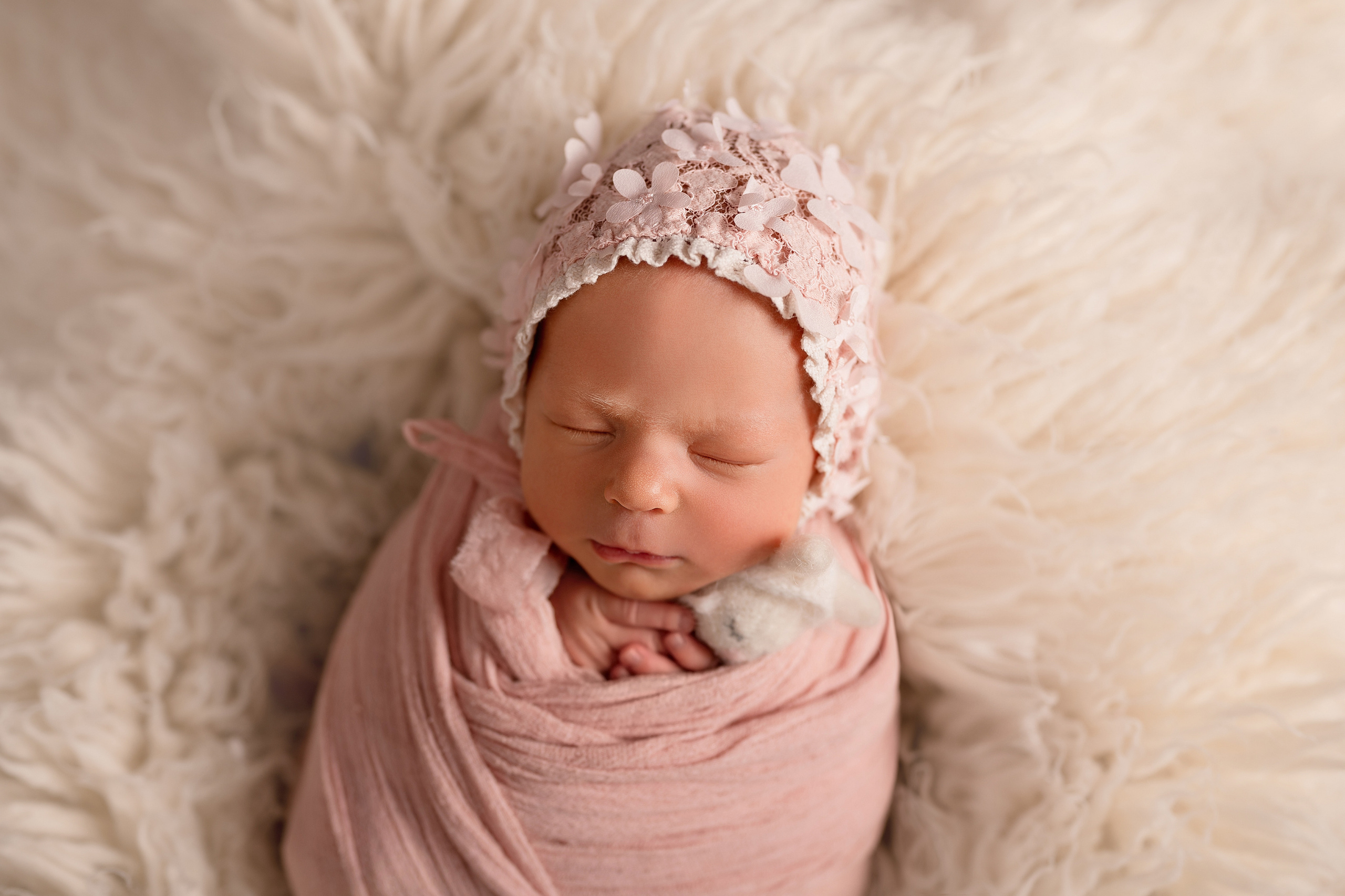 Малышка Ева. Один месяц. Первый месяц жизни. Детский и семейный фотограф в Красноярске. Фотосессии новорожденных малышей до 1 месяца