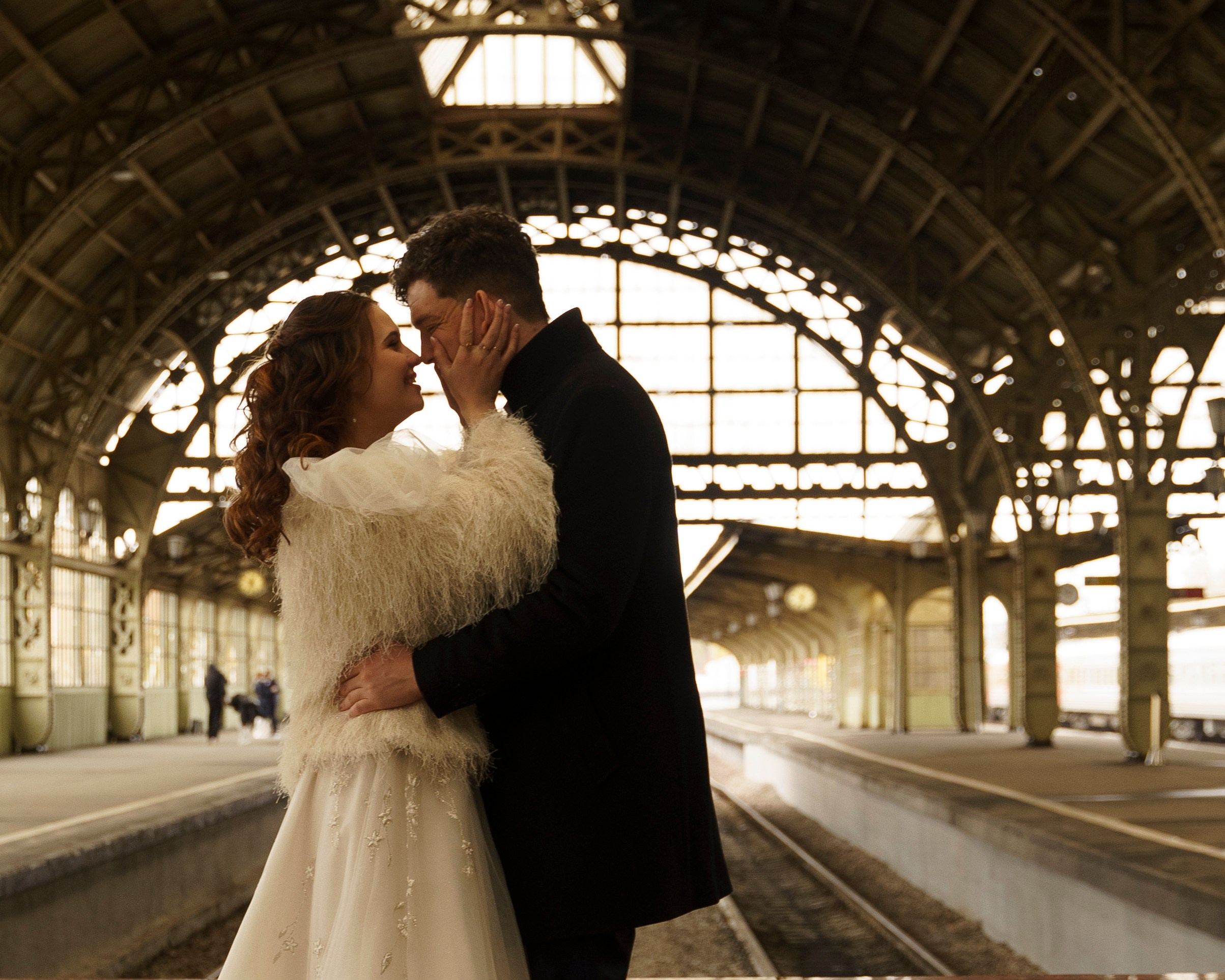 Любовь на Витебском вокзале. Professional photoartist in St. Petersburg (wedding, reportage, portrait, model book, love story) Alexander Shvedov