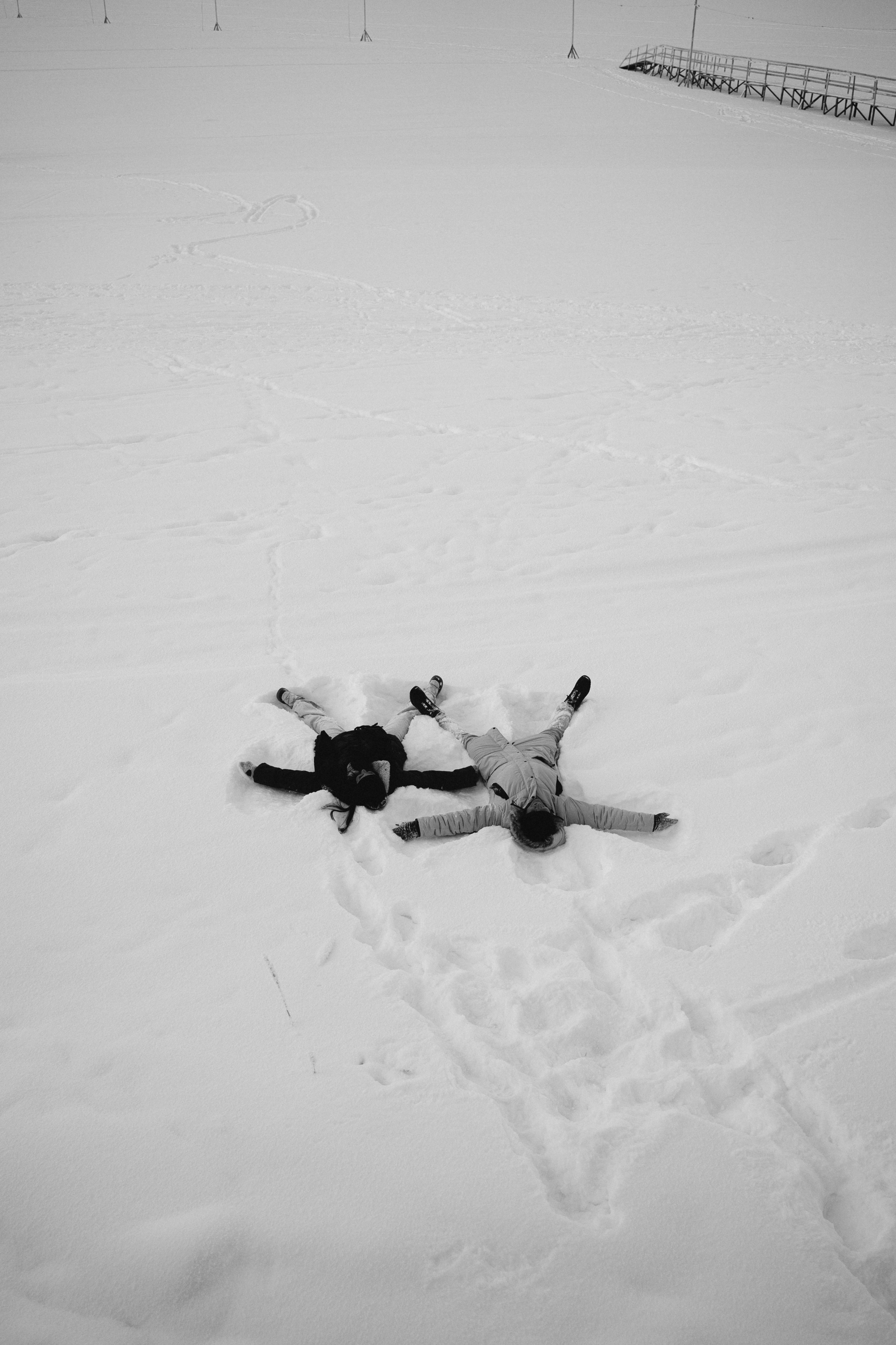 [our pulses aligned…]. Фотограф в Архангельске