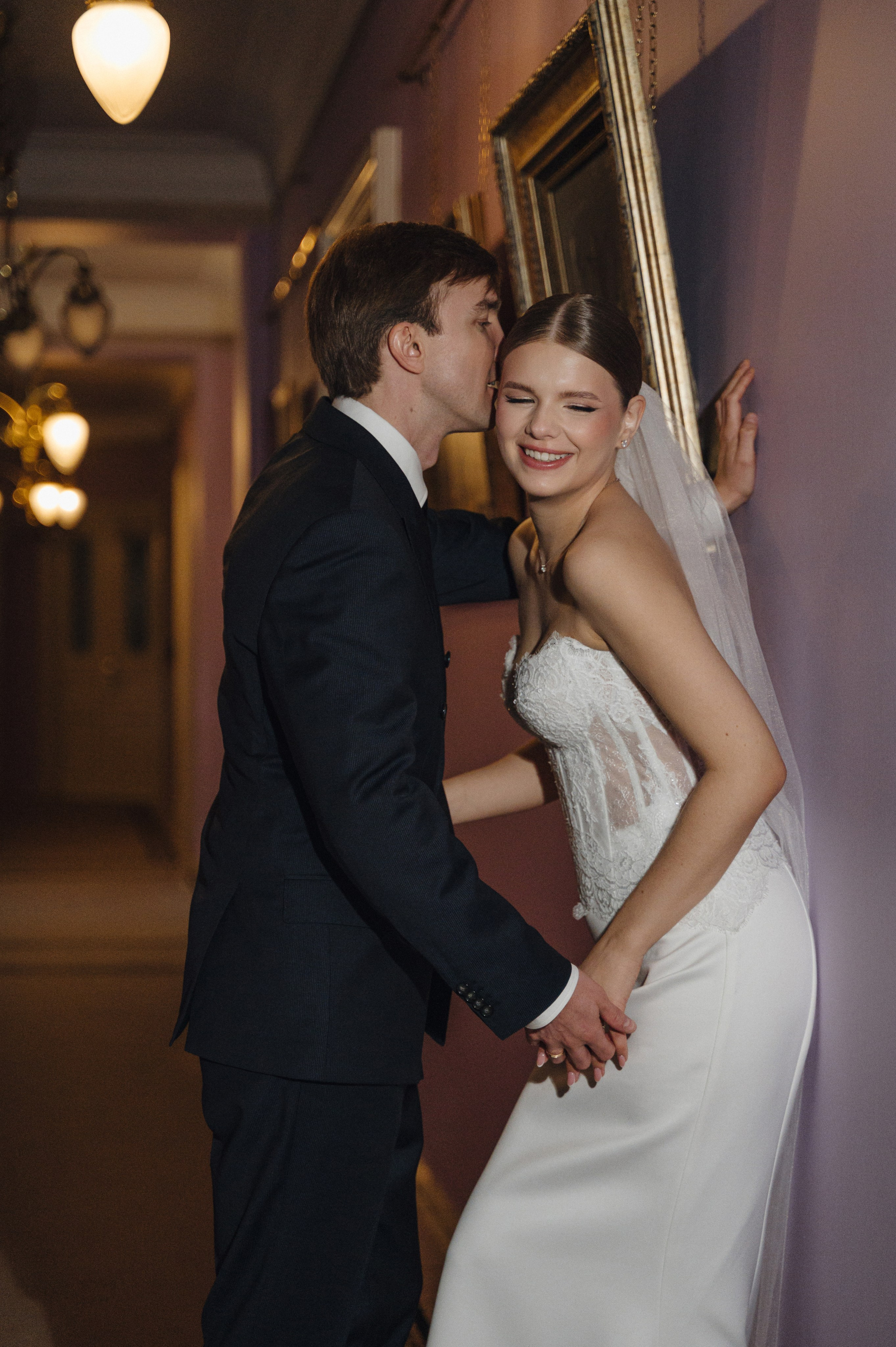 Дмитрий и Луиза. Гостиница Националь и ресторан Белуга. Свадебный фотограф Москва и Санкт-Петербург. Анастасия Чудина