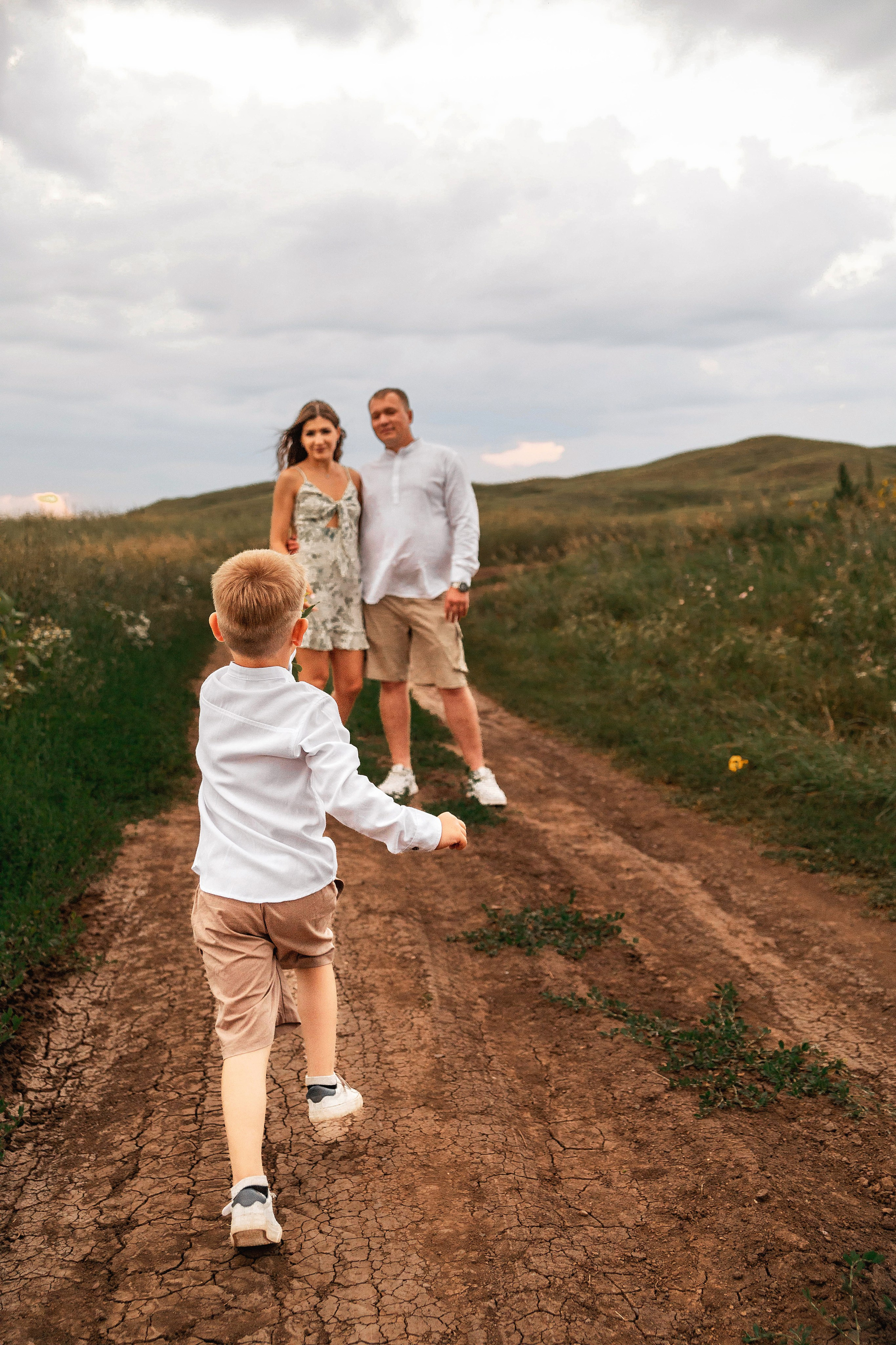 Эльвина.Фотосессия перед дождем. Фотограф Мурманск Лилия Маер