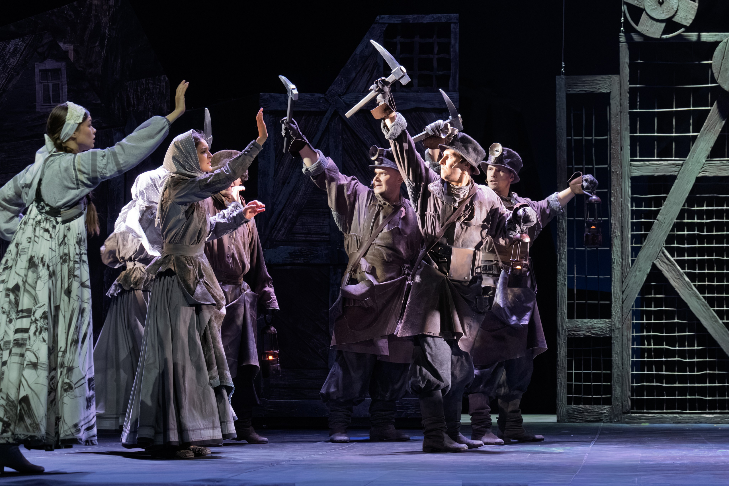 Театр Терезы Дуровой: Малахитовая Шкатулка. Сайт фотографа Сергея Абрамова