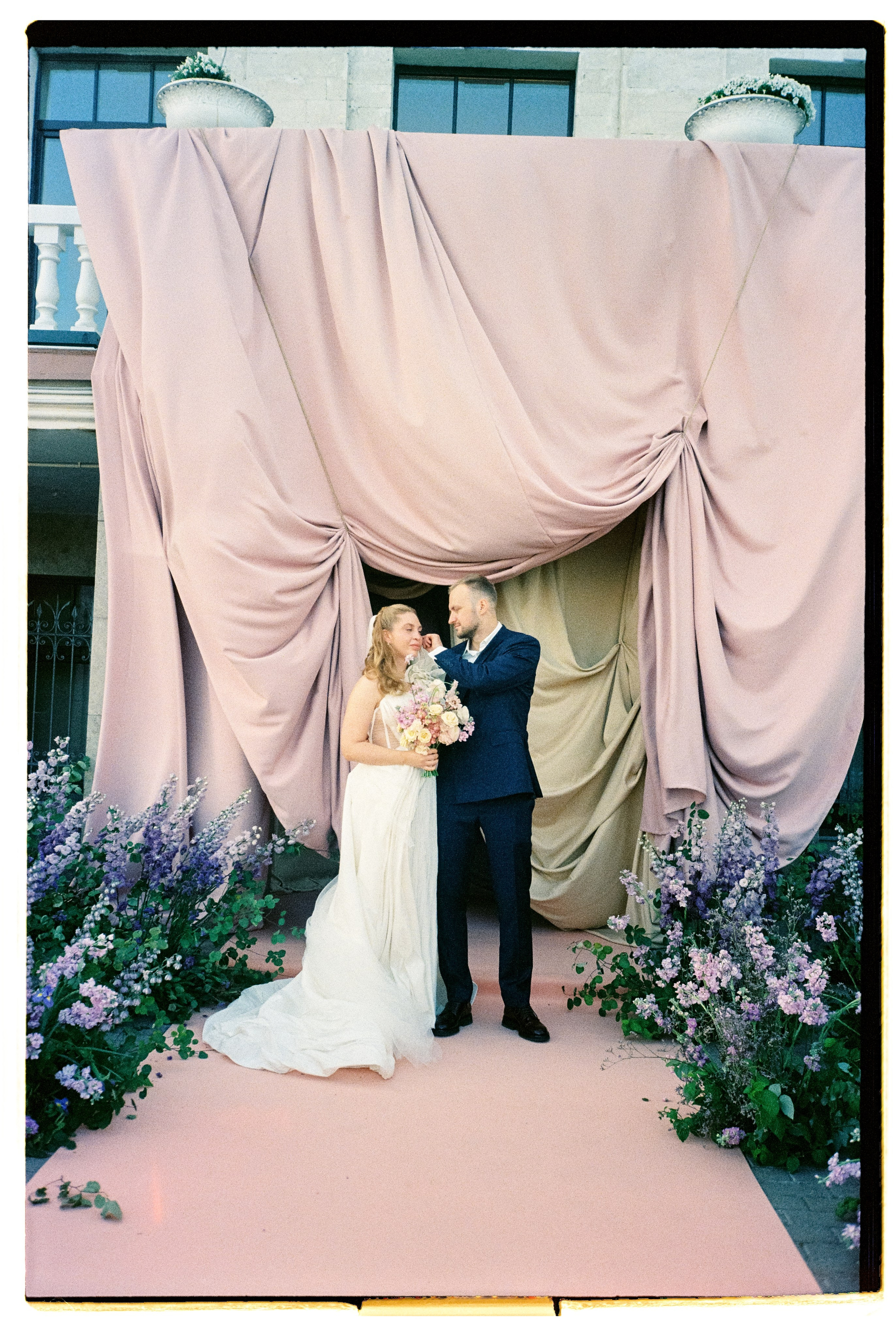 12 лап и 4 сердца. Сентиментальная свадебная фотография