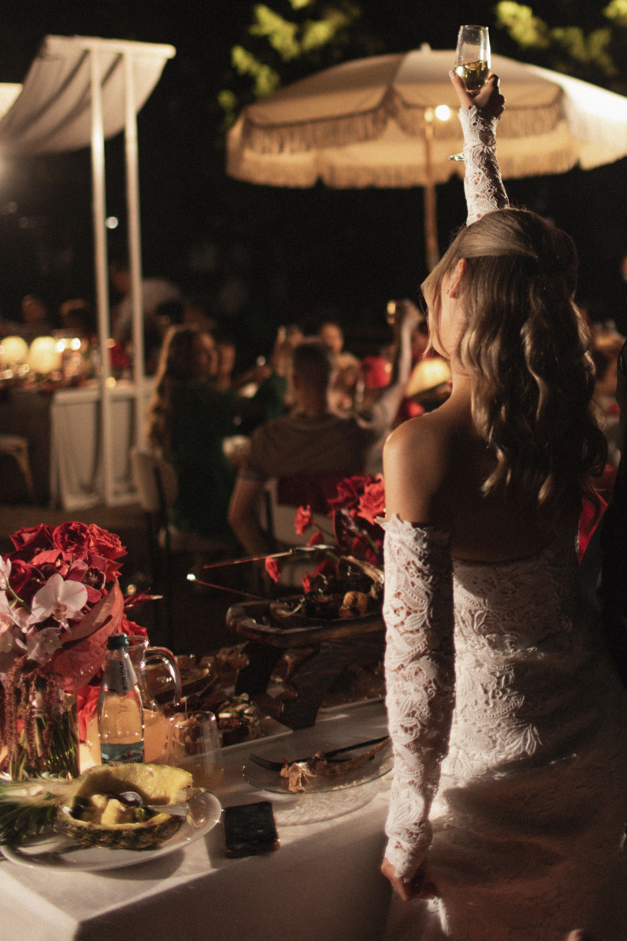 Весь мир — фон для любви. Свадебный фотограф в Севастополе и Крыму. Видеограф на свадьбу Крым, Севастополь, Ялта, Симферополь