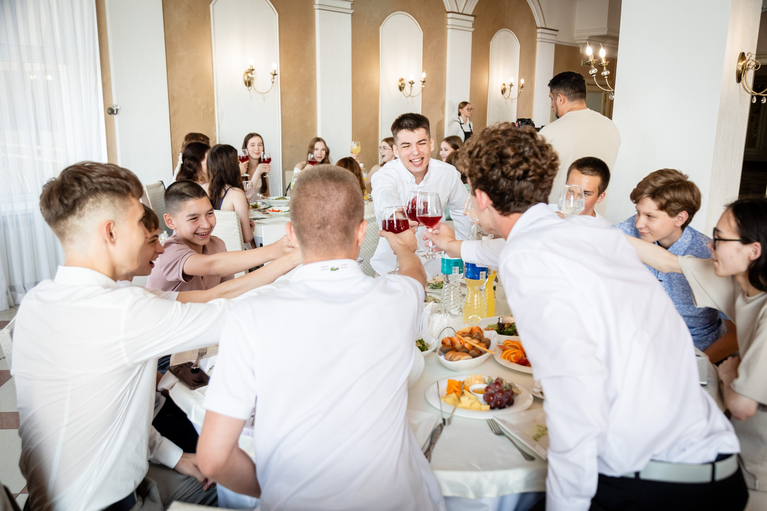 Школьный выпускной. Детский фотограф видеограф в Хабаровске Михаил Орлов