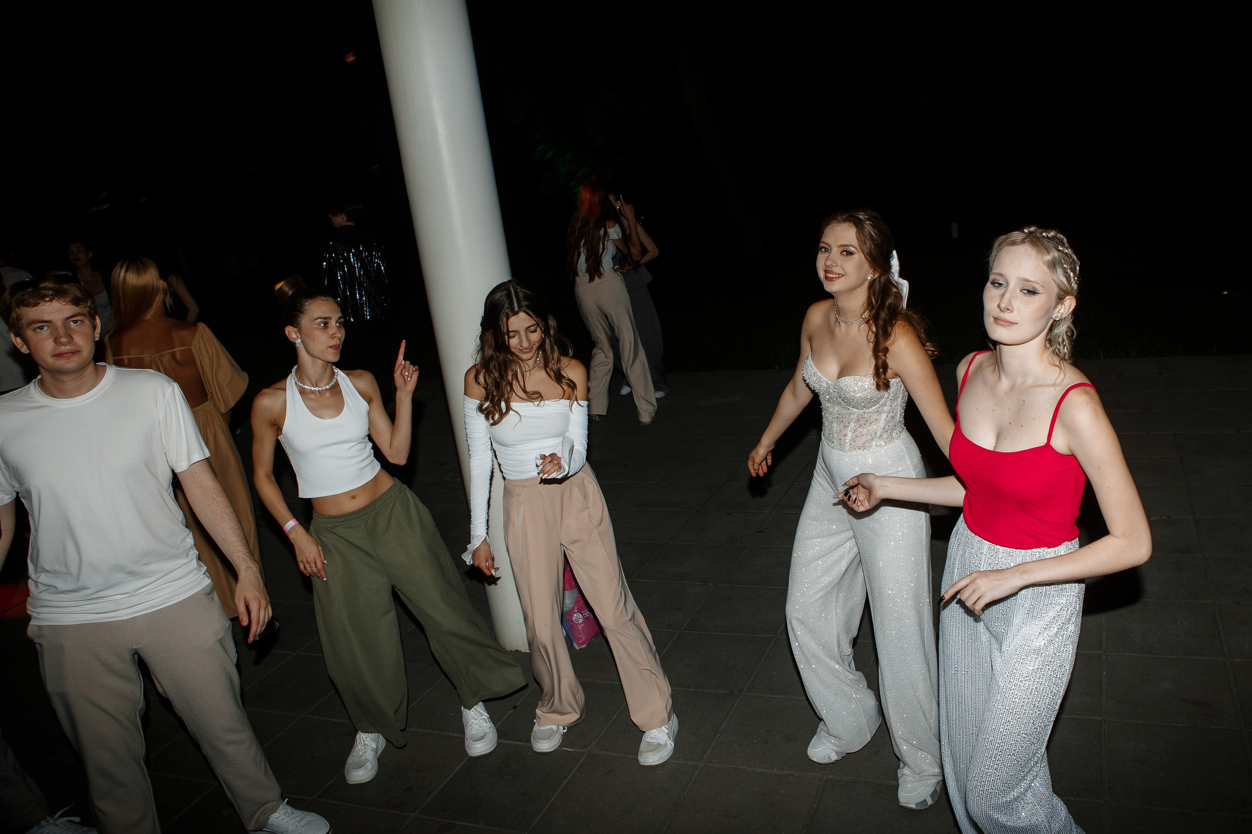 Выпускной Гимназия 12 2024 OpenHouse. Свадебный и портретный Фотограф в Липецке Дмитрий Котюков