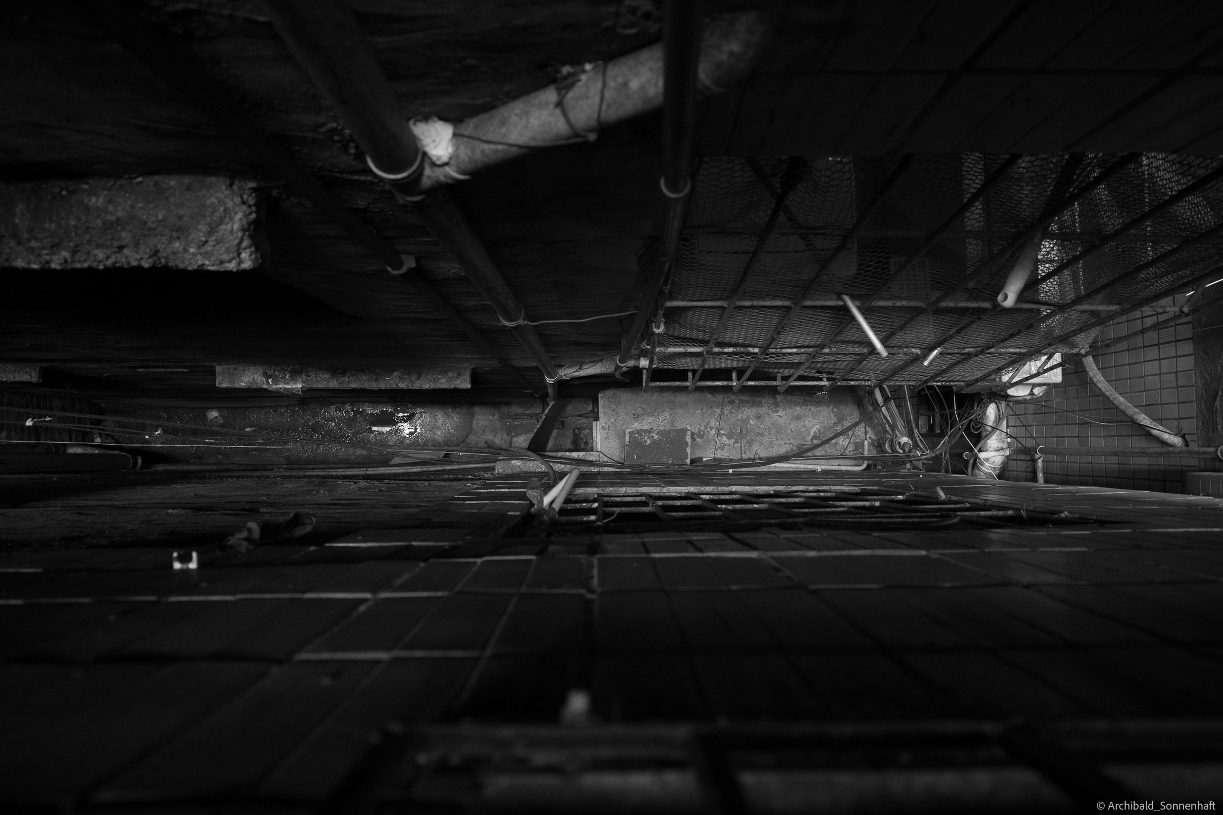 Shipai Urban Village. Photographer in Guangzhou, China. Archibald Sonnenhaft