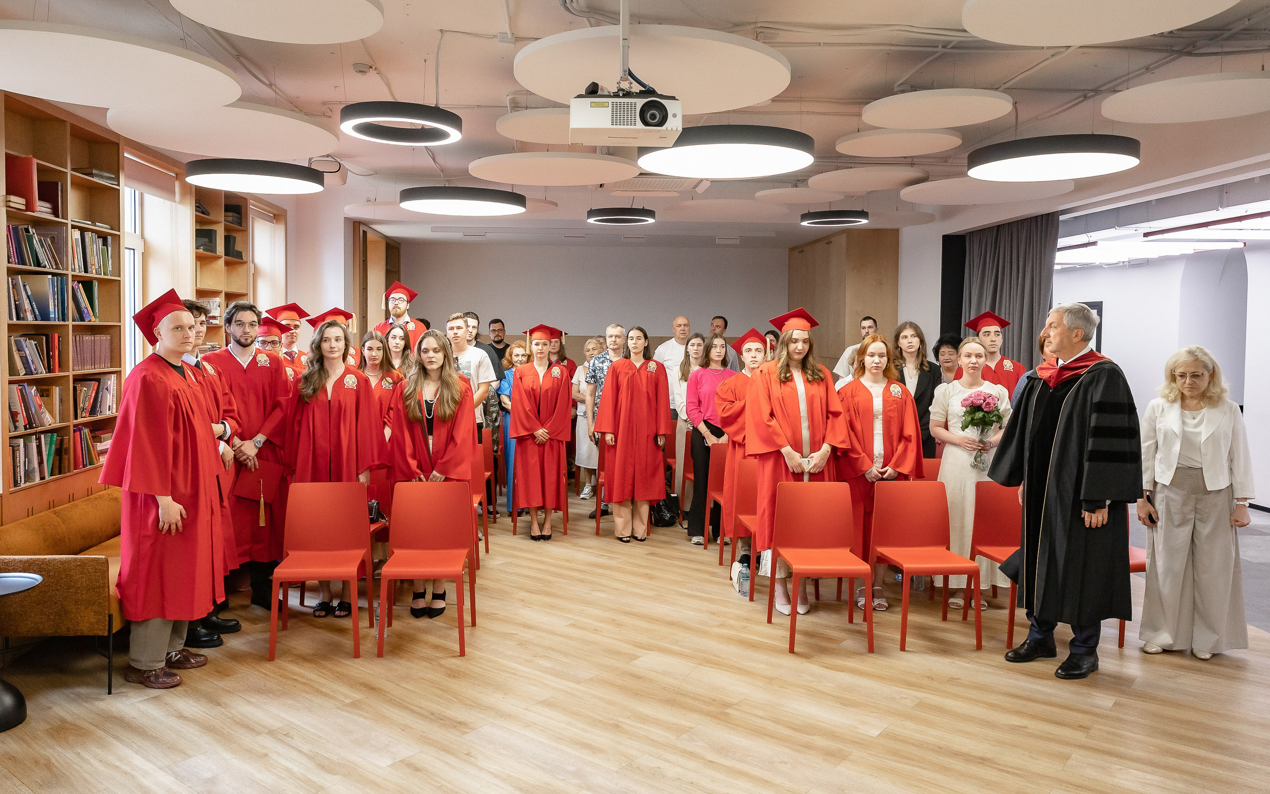 Вручение дипломов об окончании обучения в Президентской академии РАНХиГС. Фотограф Владимир Охрименко