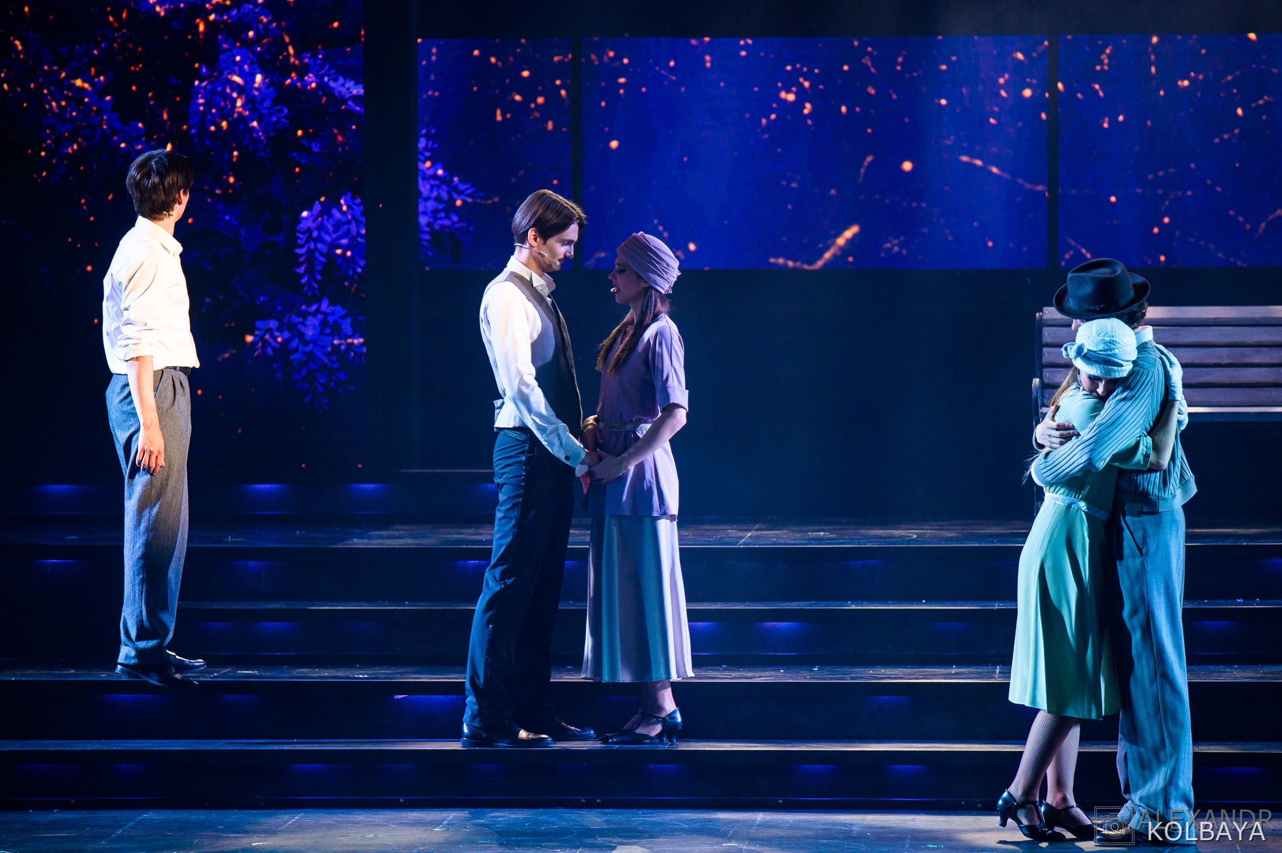 Фоторепортаж с мюзикла Вальс-Бостон 18 сентября 2025 года. Концертный и театральный репортажный фотограф в Москве Александр Колбая