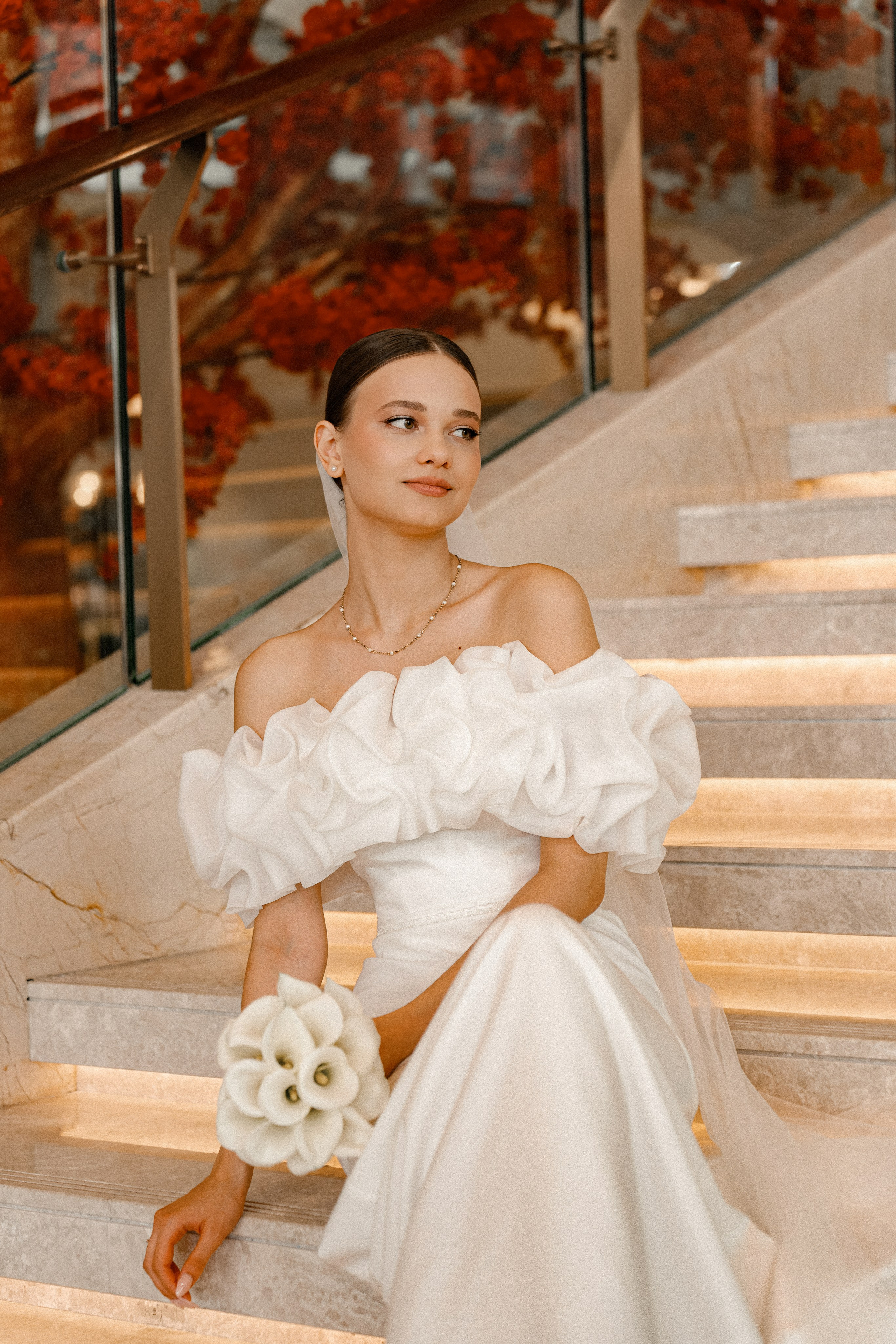 Свадебная фотосессия в Бутырском ЗАГС (Дворец Бракосочетания № 4) и прогулка в отеле Solux (Солюкс)