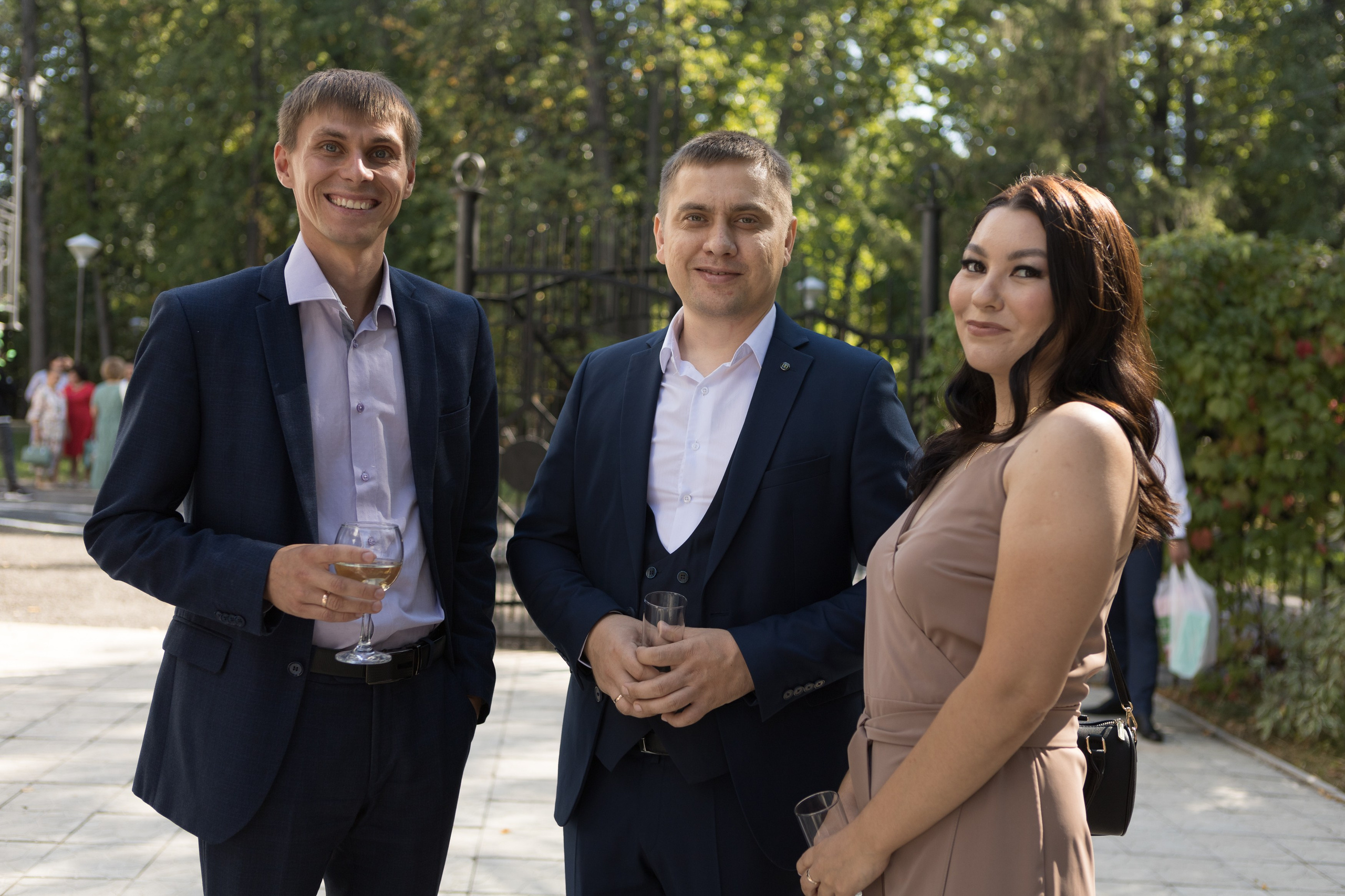 Свадебный фотограф Уфа — Руслан ГабдлисламовЖивые эмоции, красивые кадры, воспоминания на всю жизнь.Работаю по всей Республике Башкортоста. Свадебный фотограф Уфа Руслан Габдлисламов