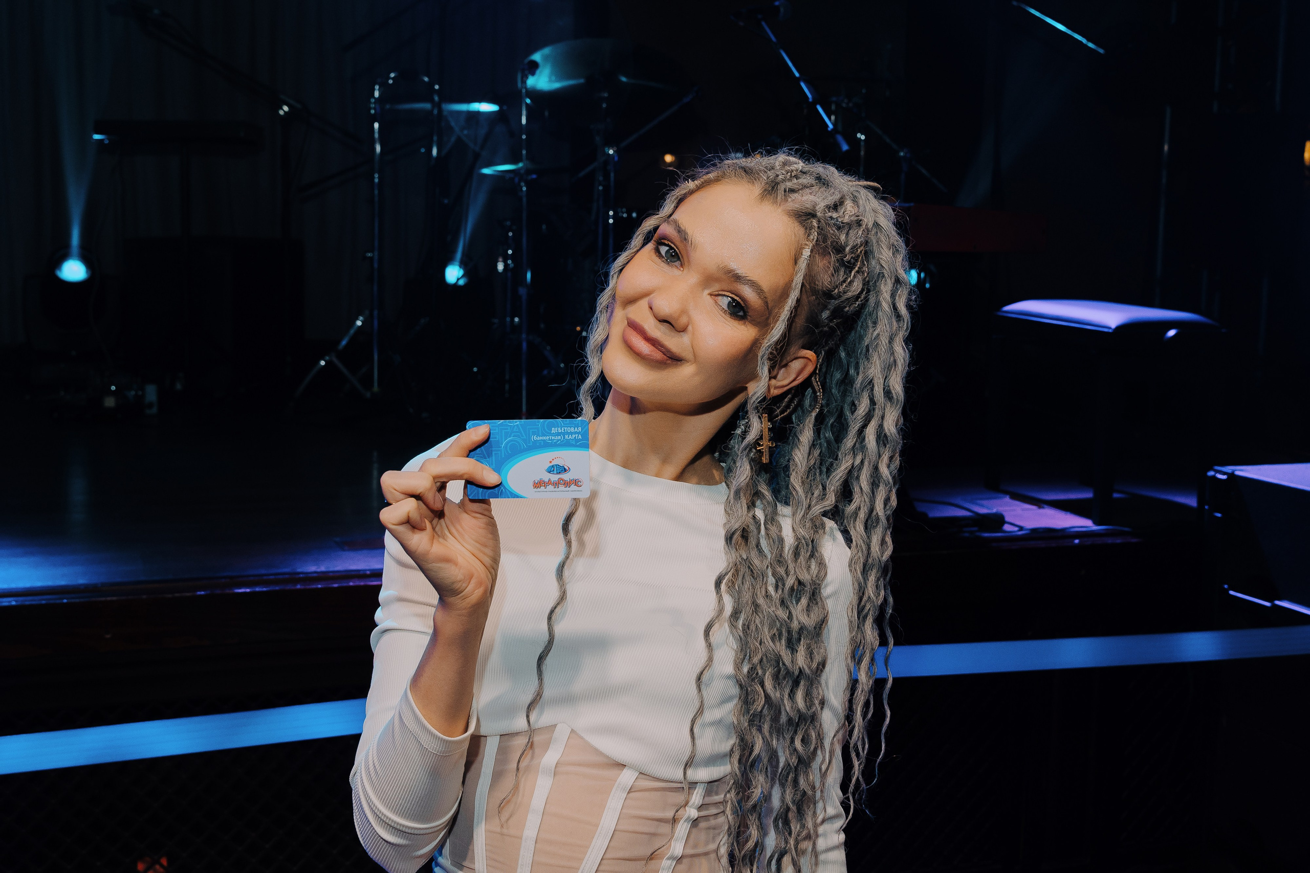 20 ЛЕТ МЕГАПОЛИС ЧЕЛЯБИНСК ХЕДЛАЙНЕР ЕЛКА. Репортажный фотограф Зуев Роман г. Челябинск