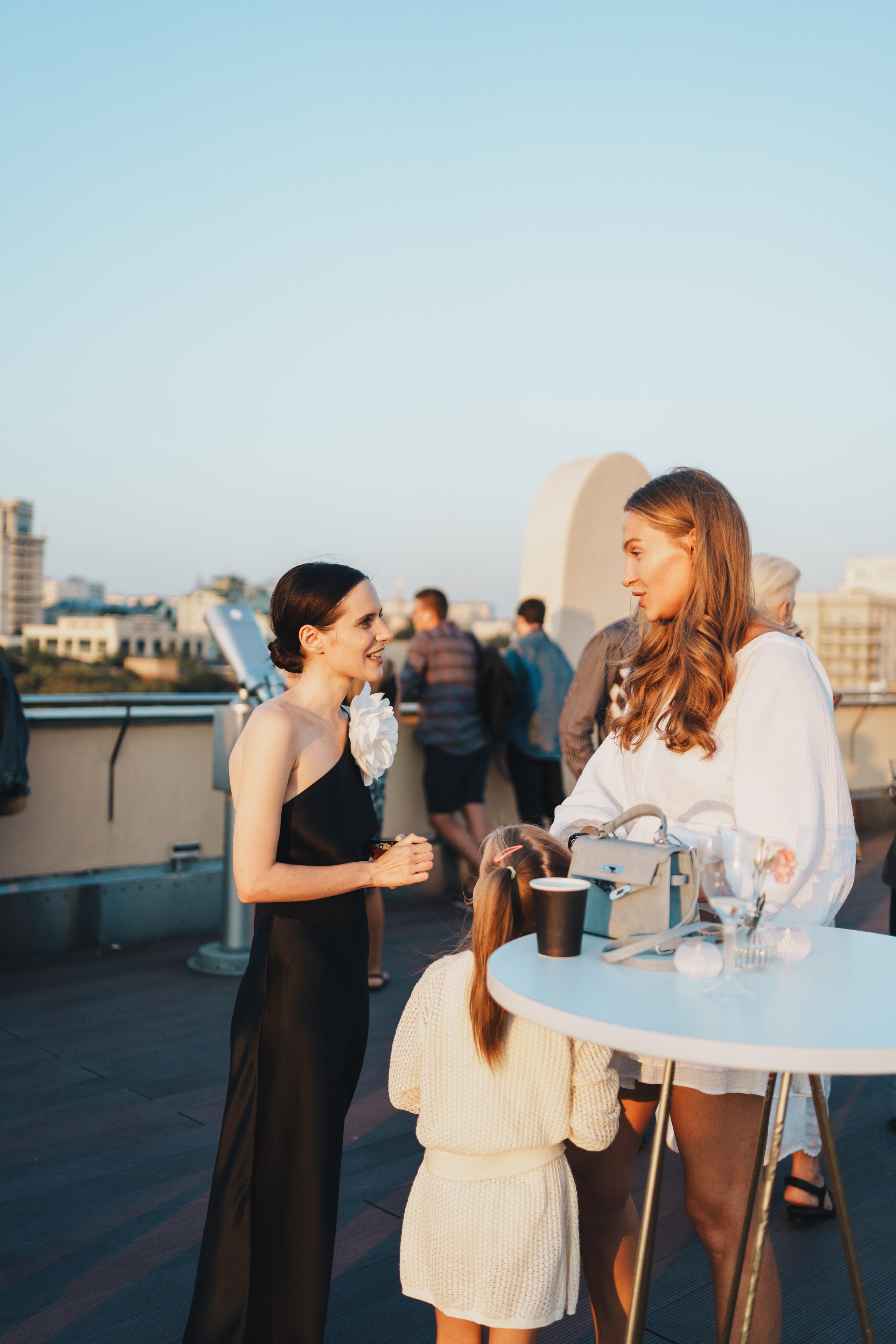 Выставка на крыше Парка Горького. Семейный и детский фотограф и видеограф в Москве, Серпухове и Тарусе Валерия Сорокина