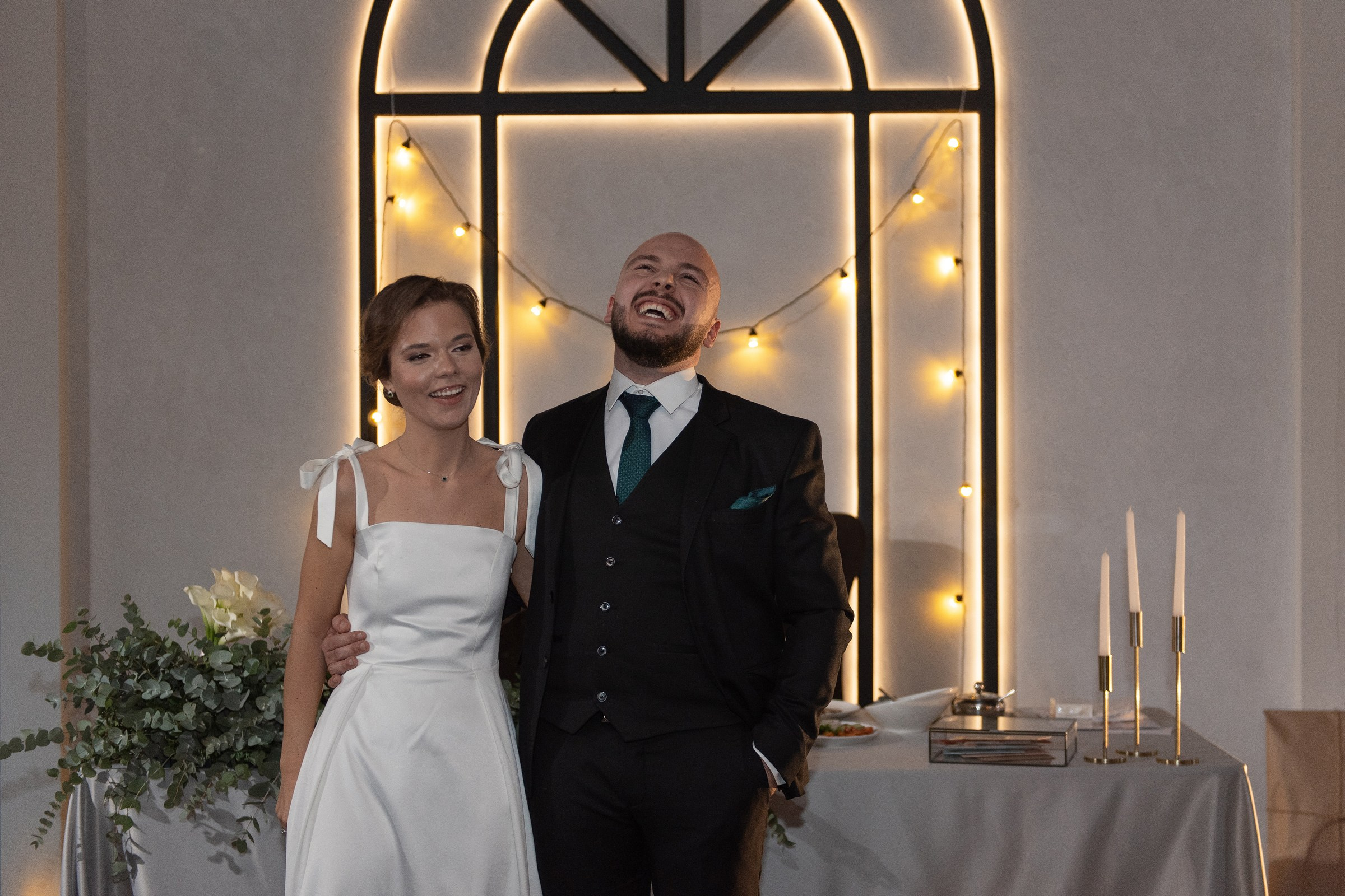 свадебный банкет в весеннем лофте