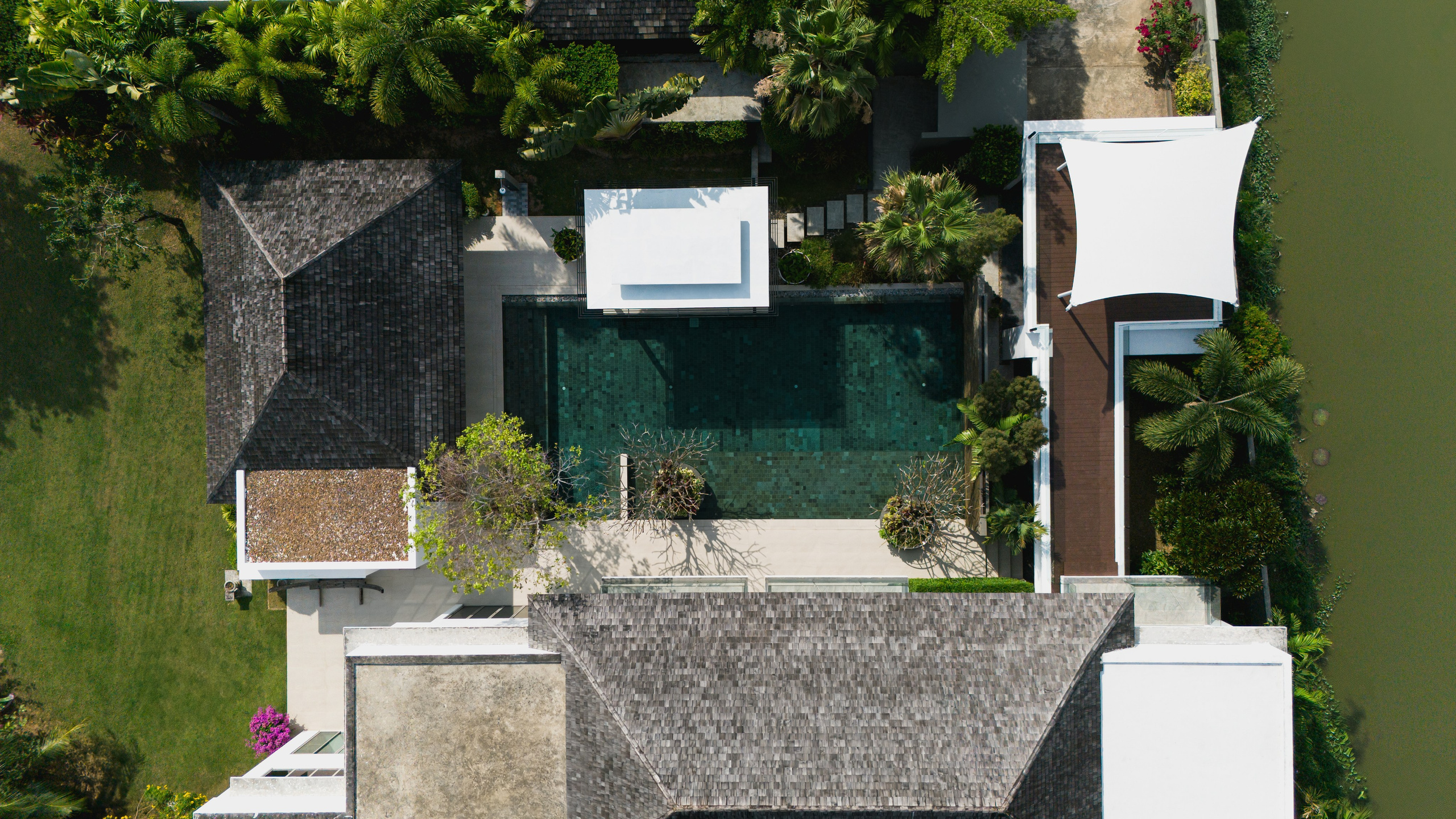 Interior real estate photography in Phuket — professional photos and videos. Yan Dolmatov — Photographer, Videographer, and Producer in Phuket