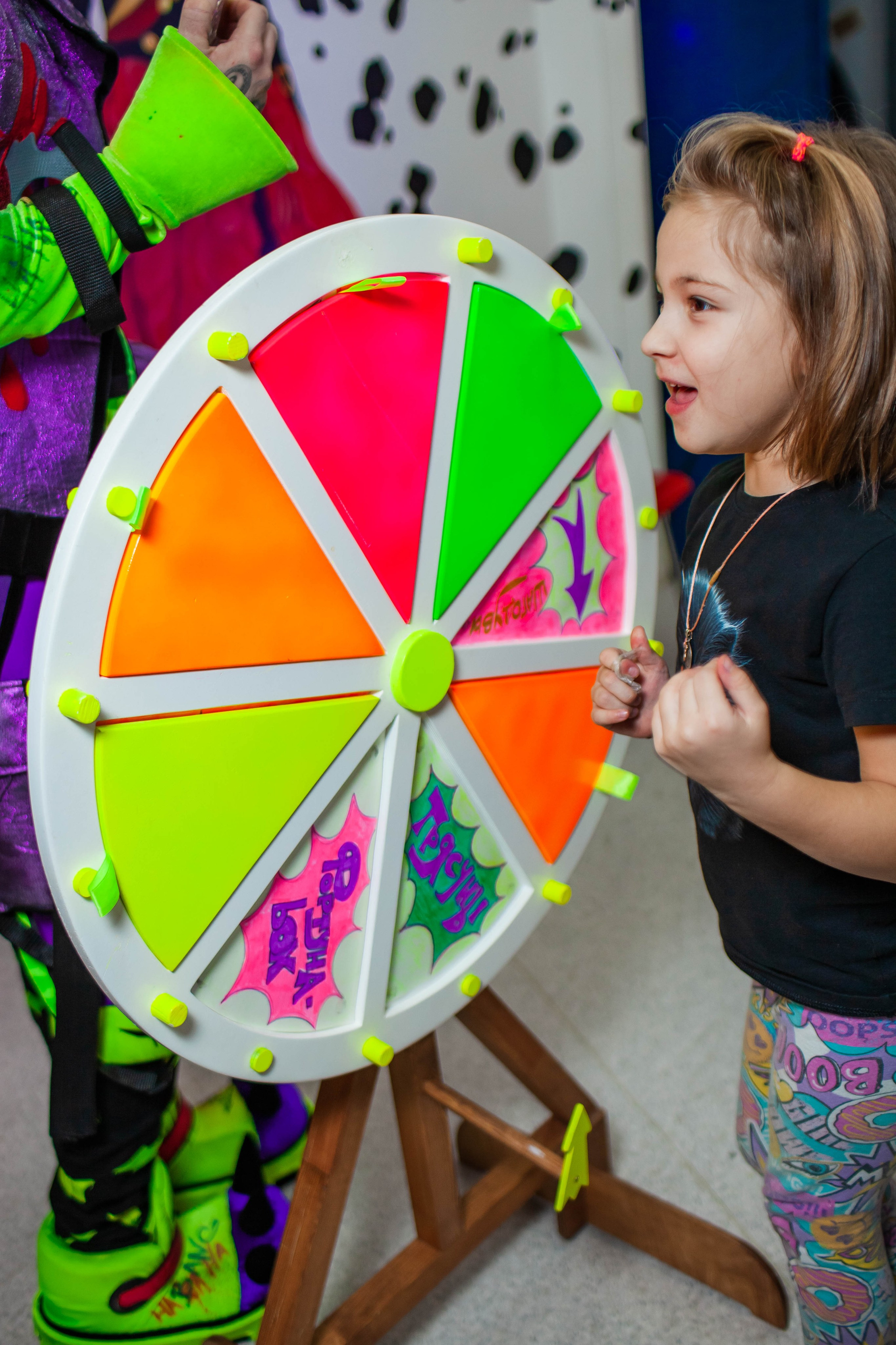 Неон Челендж День рождения Ярослава. Детский и семейный фотограф в Санкт-Петербурге Елизавета Сорокина