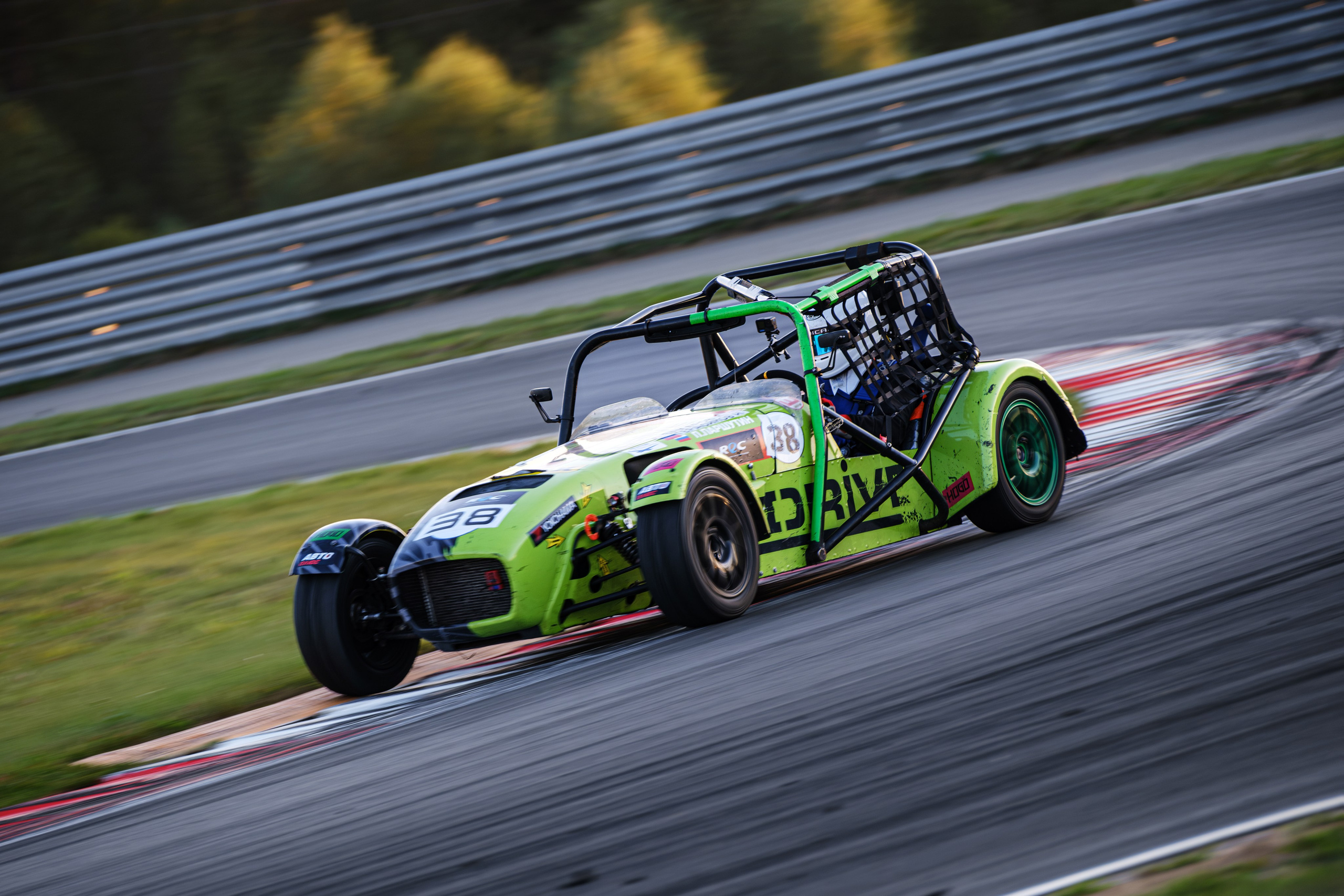 Российская серия гонок на выносливость. Авто и мотоспорт — фотограф Антон Медведев iCoguar