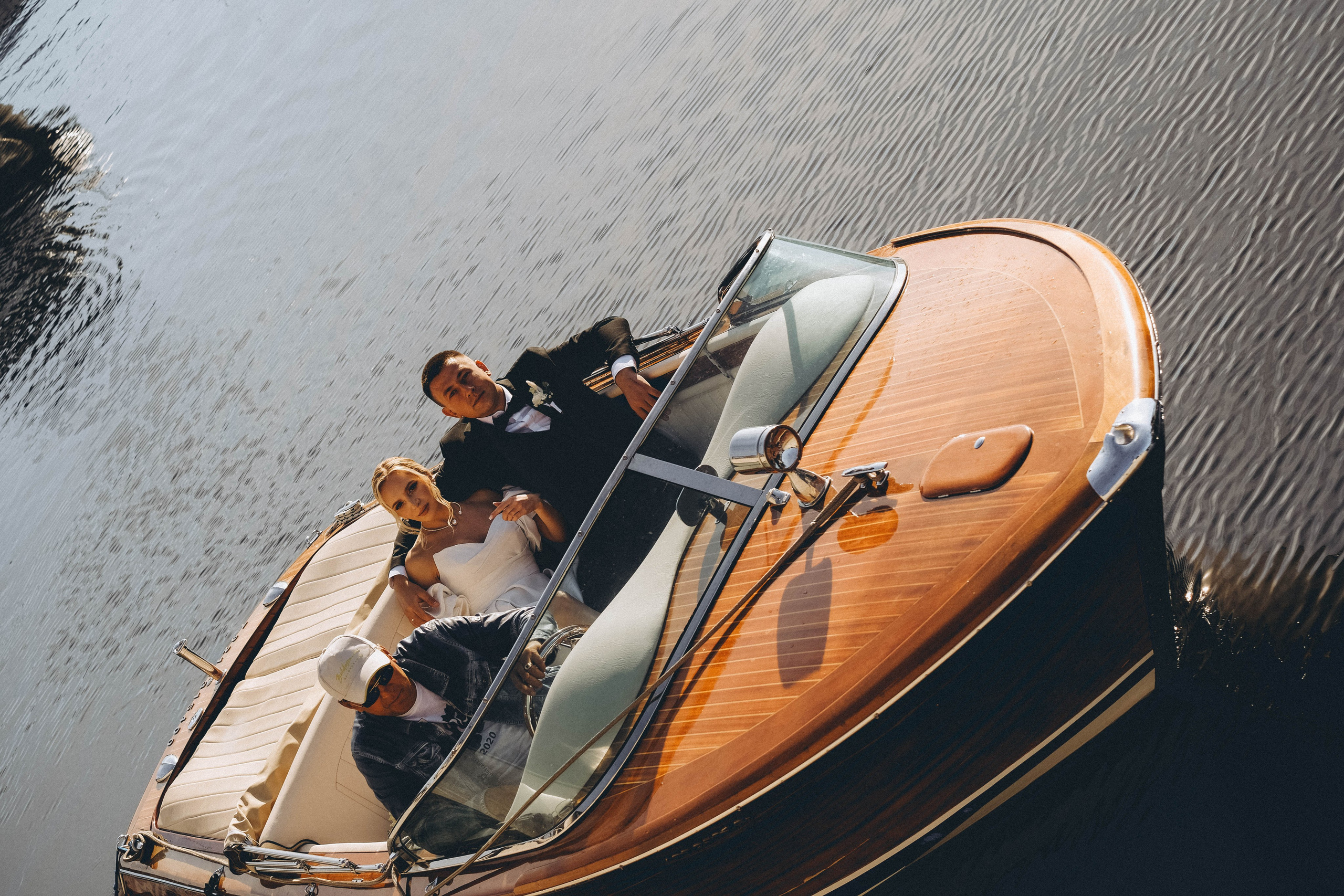 СВАДЕБГНАЯ ПРОГУЛКА ПО КАНАЛ САНКТ-ПЕТЕРБУРГА НА КАТЕРЕ. Профессиональный фотограф, Санкт-Петербург — Виктория Богомолова