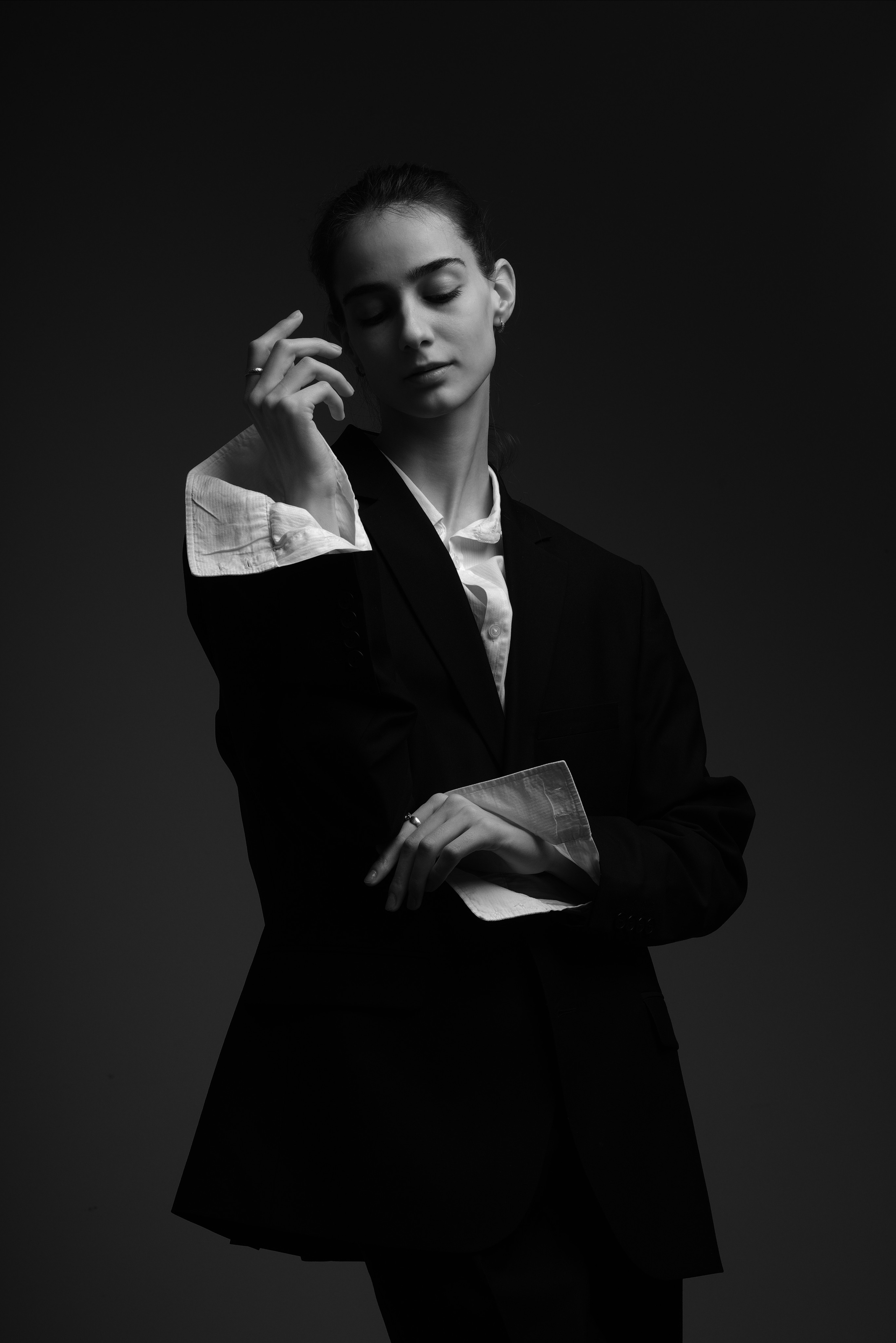 CUFFS. Студийный, семейный, свадебный, фэшн и ню фотограф в Астрахани, производство выпускных альбомов. Руслан Кондрашин