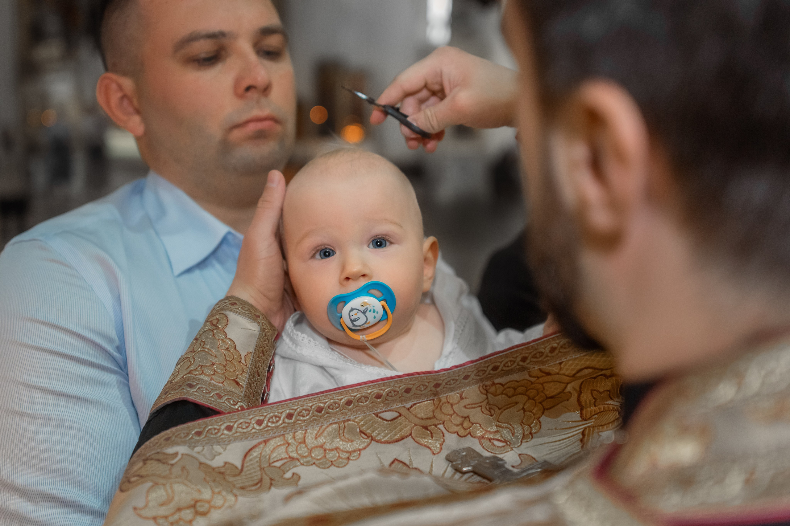 Крещение в Троице-Измайловском соборе. Фотограф на крещение и венчание, семейный фотограф в Санкт-Петербурге
