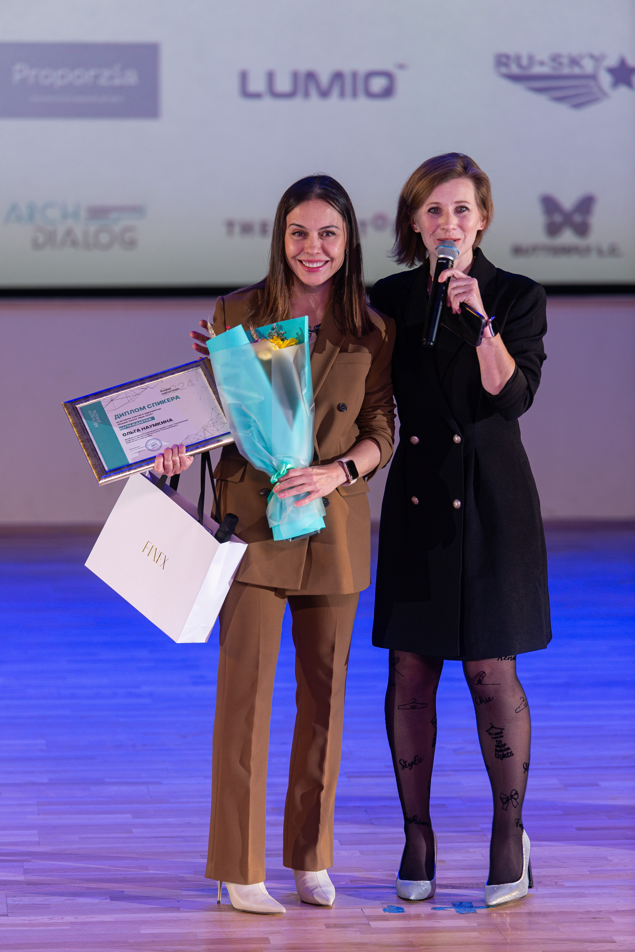 Репортажная съёмка Гала-форума дизайнеров RIW 24. Репортажный и персональный фотограф в Москве