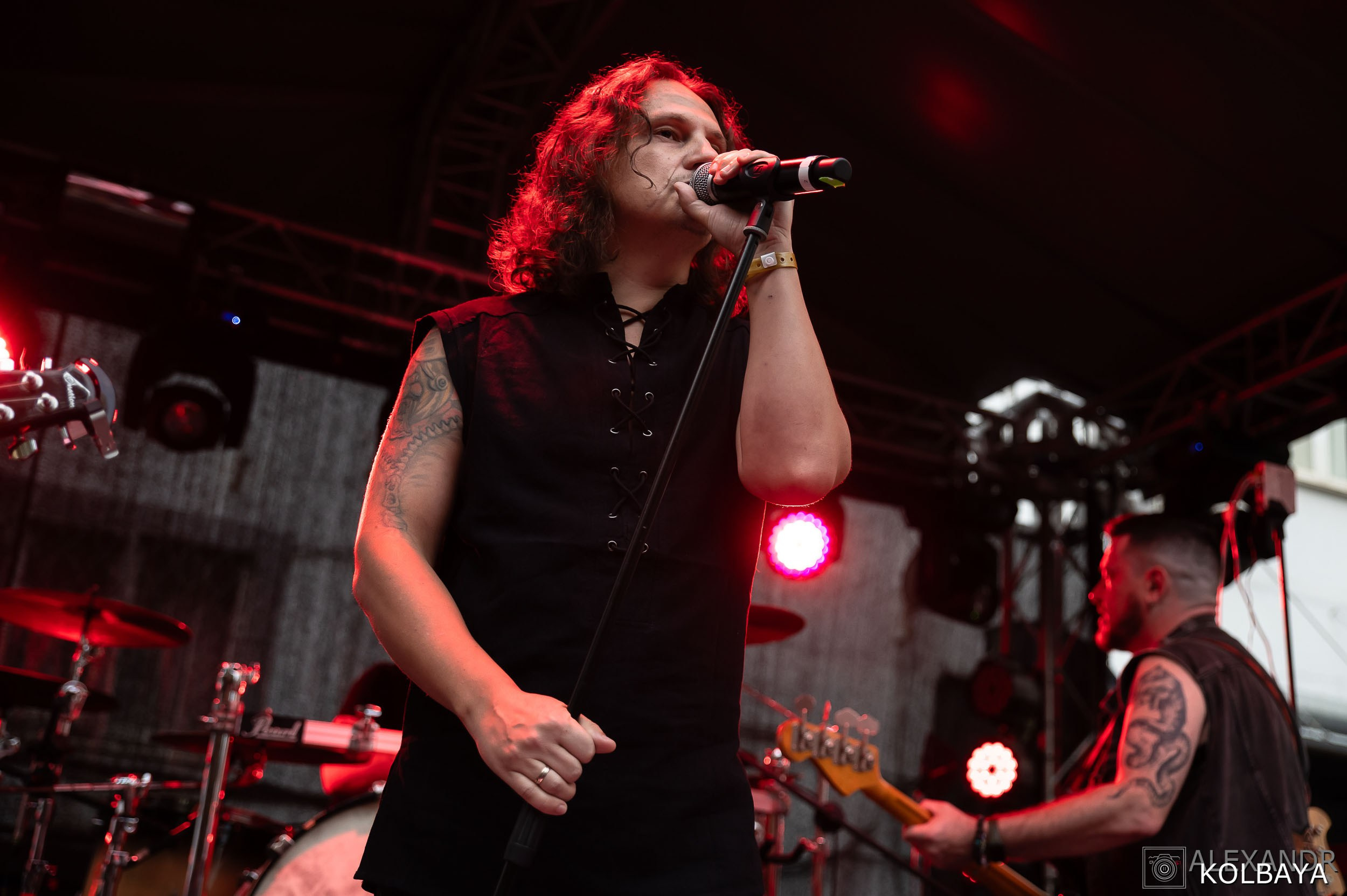 Фоторепортаж с мэшап концерта группы Черный Обелиск 4 июля 2024 года. Концертный и театральный репортажный фотограф в Москве Александр Колбая