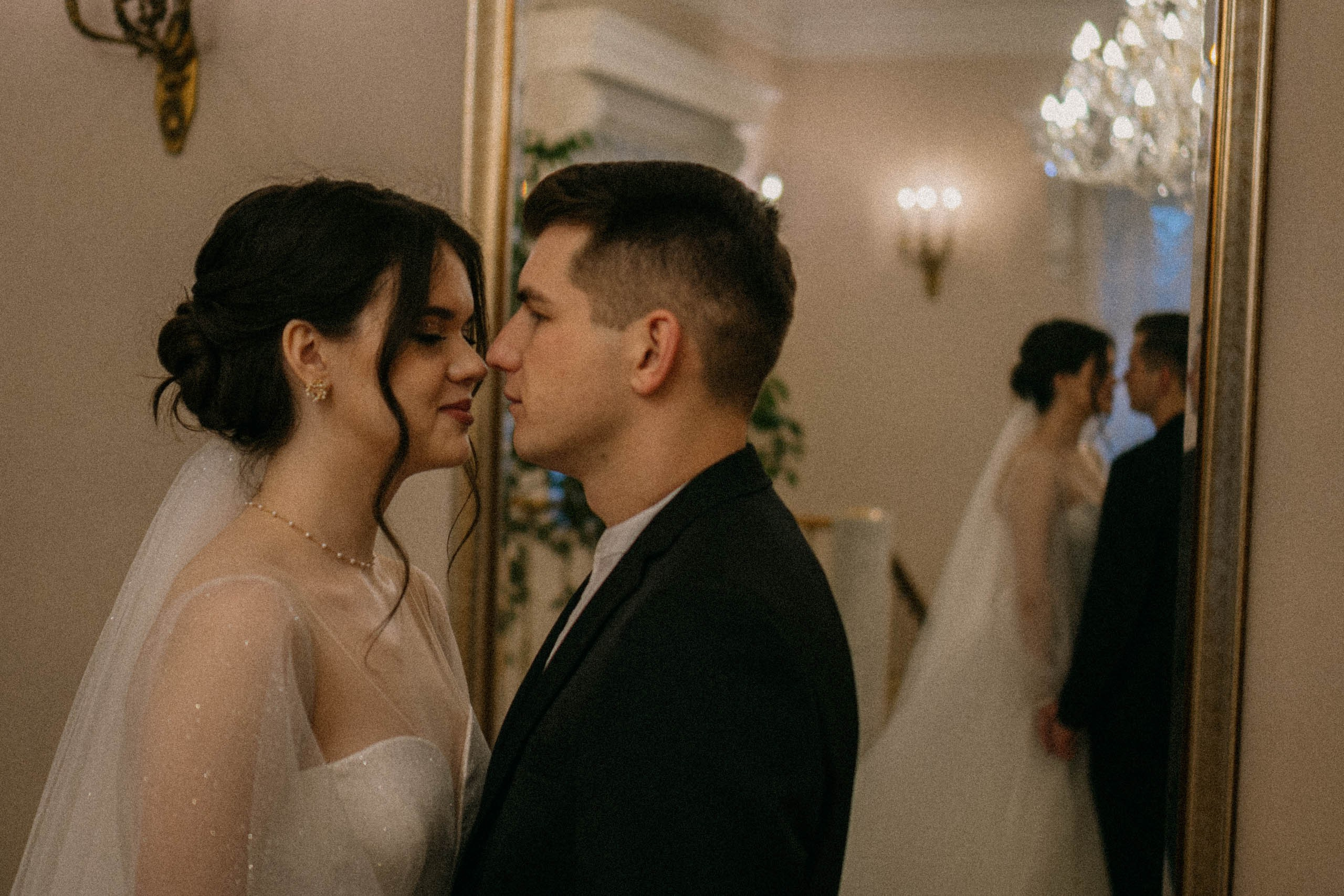 СВАДЕБНАЯ СЬЕМКА ПАРЫ В ГОРОДЕ ПУШКИН В ПАРКЕ ЕКАТЕРИНЕНСКОМ В НОЯБРЕ. Профессиональный фотограф, Санкт-Петербург — Виктория Богомолова