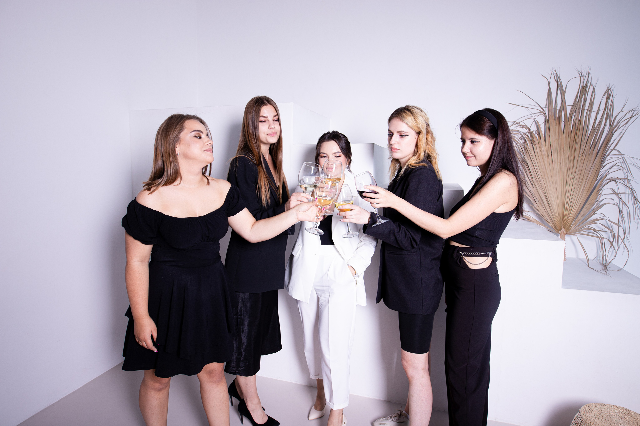 ДЕВИЧНИК. Сниму тебя полностью