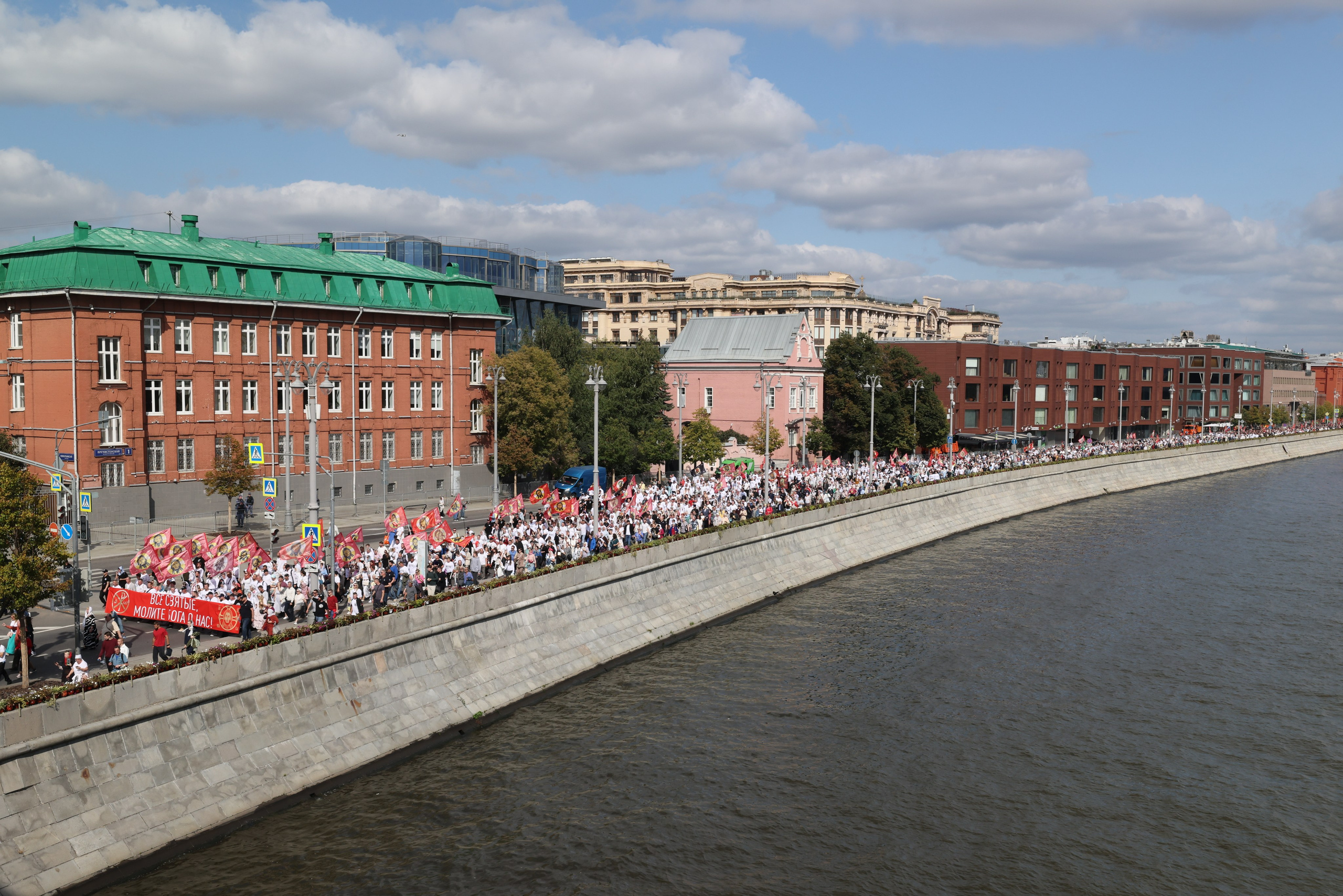 Общегородской Крестный ход. Фотограф Сергей Ловкий
