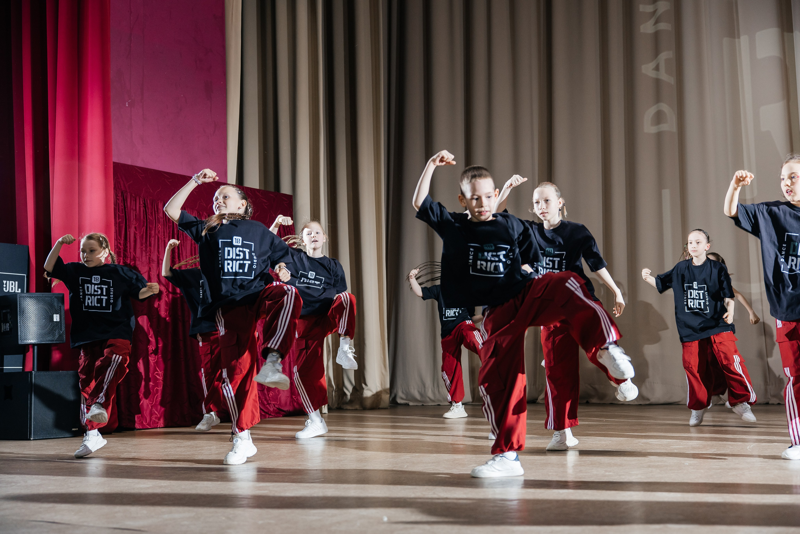 Дистрикт. Отчетный концерт. Свадебный и Семейный фотограф г. Ижевск Гульназ Солдатова. Гульназ фото