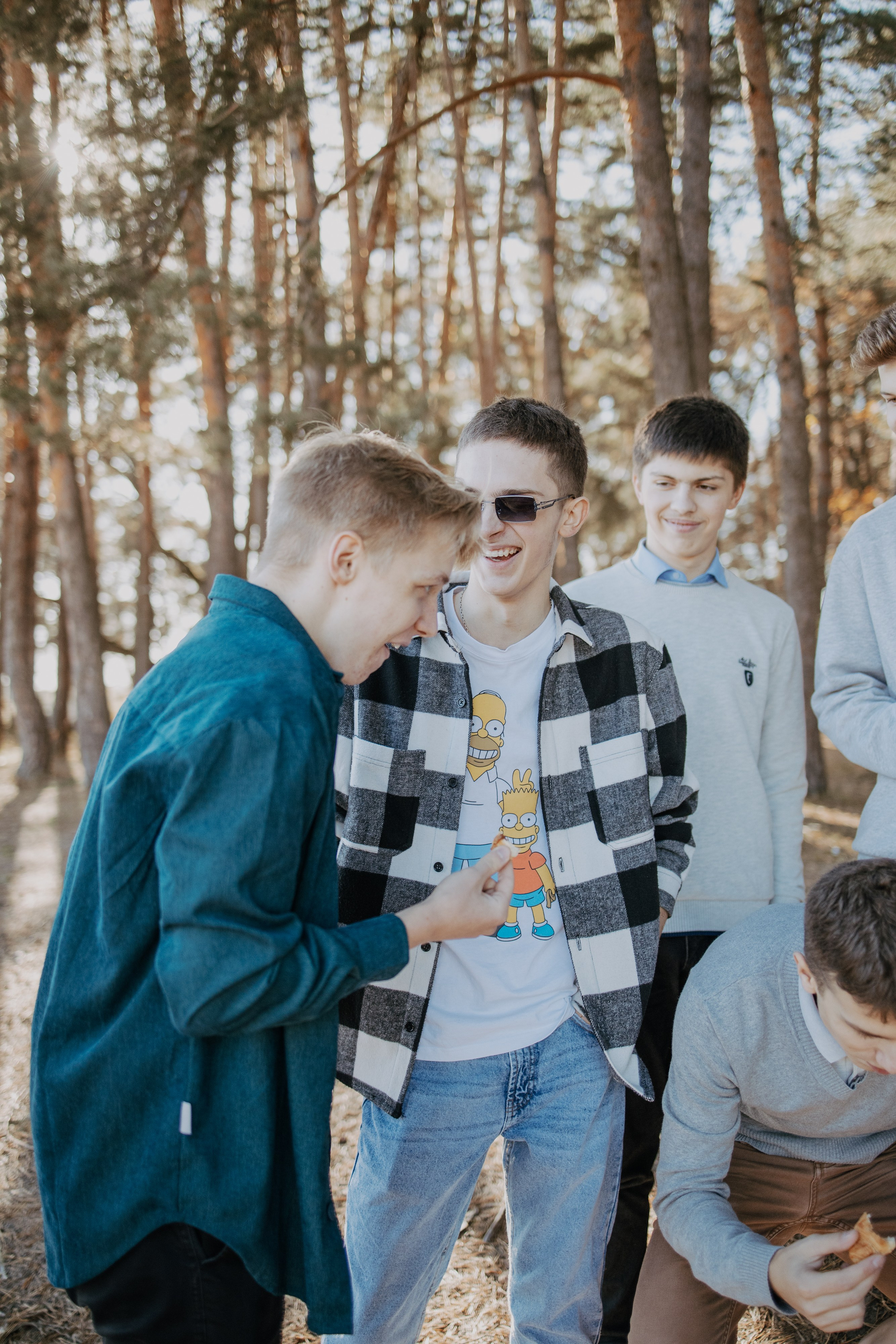 Фотосессия пикника для 11 класса. Выпускные альбомы в Серпухове