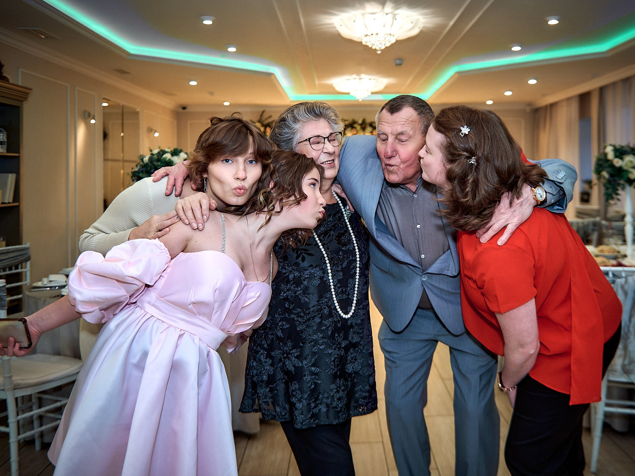 55 лет 💕. Свадебный фотограф, видеограф, рилсмейкер в Санкт-Петербурге и Москве