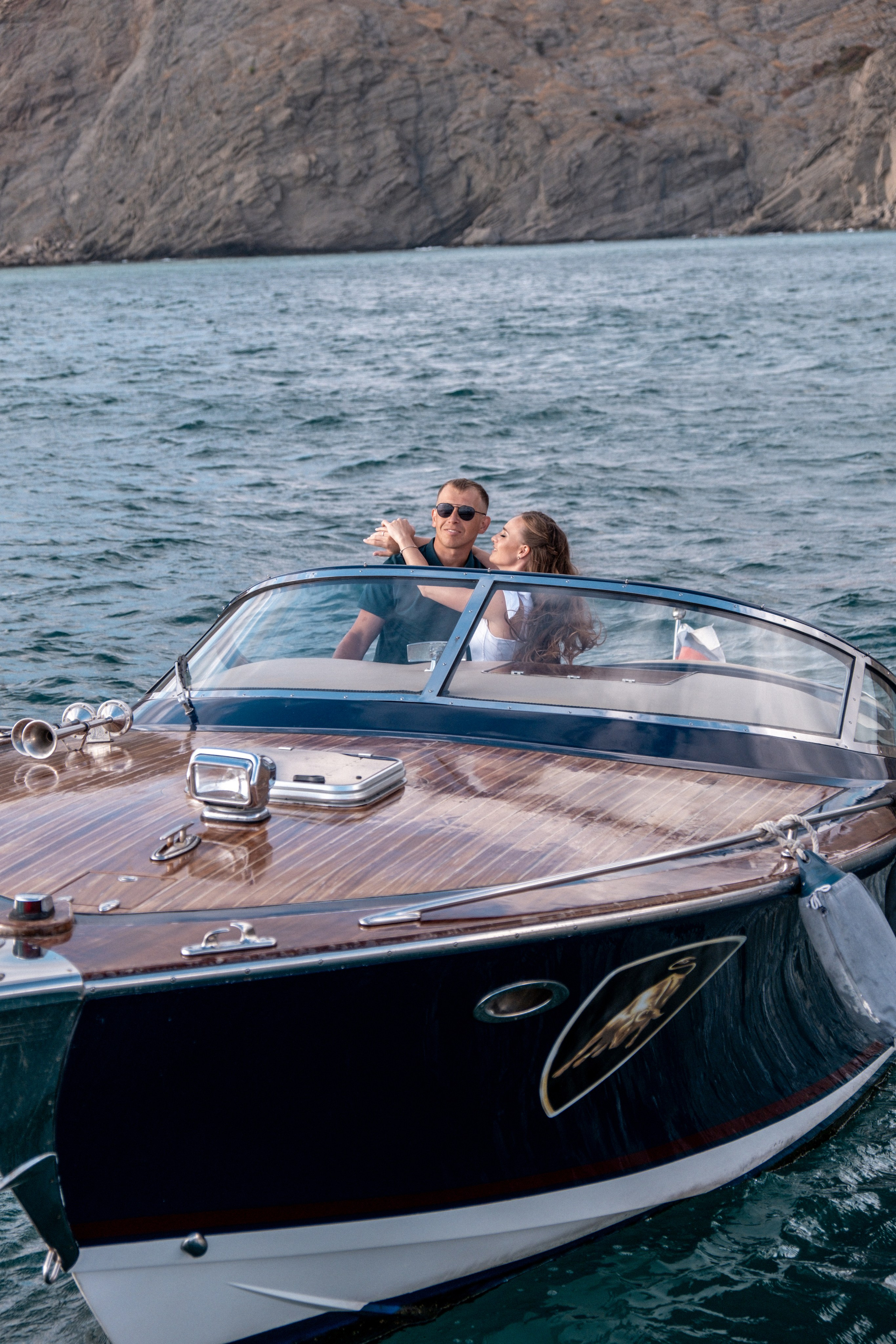 М+А — Прогулка на катере в Балаклаве. Профессиональная фотосъемка в Крыму. Натуральные эмоции и живые кадры. Забронируйте дату прямо сейчас!