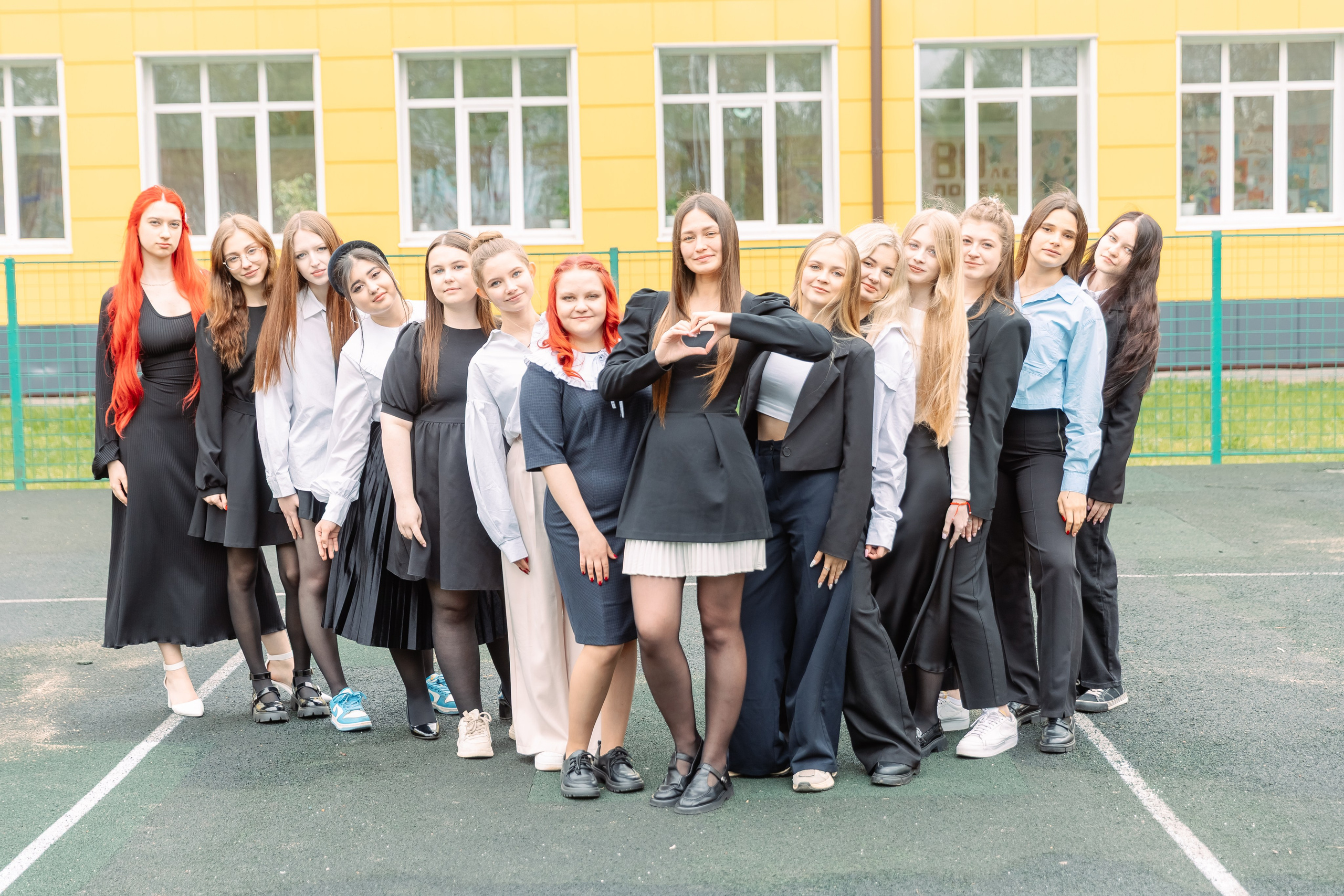 Позирование группы. Выпускные альбомы для детского сада и школы