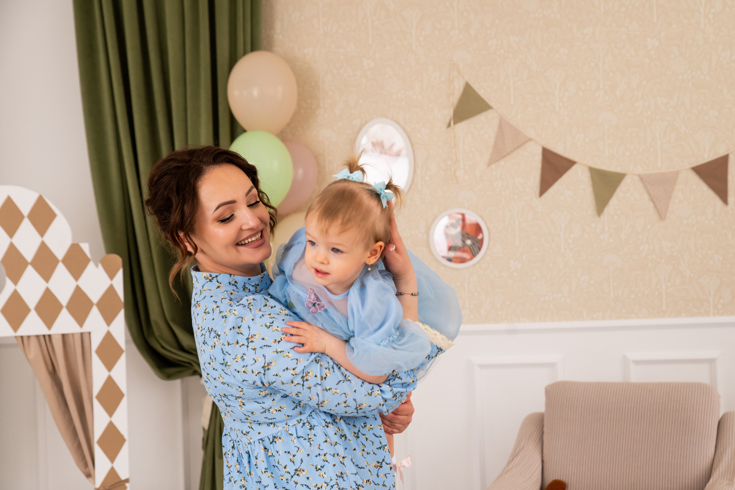 Александр и Анастасия и доченька Юлечка (1). Я Ольга Казанцева, фотографирую снимаю ваши киноистории и печатаю фото и цифровые портреты на холсте