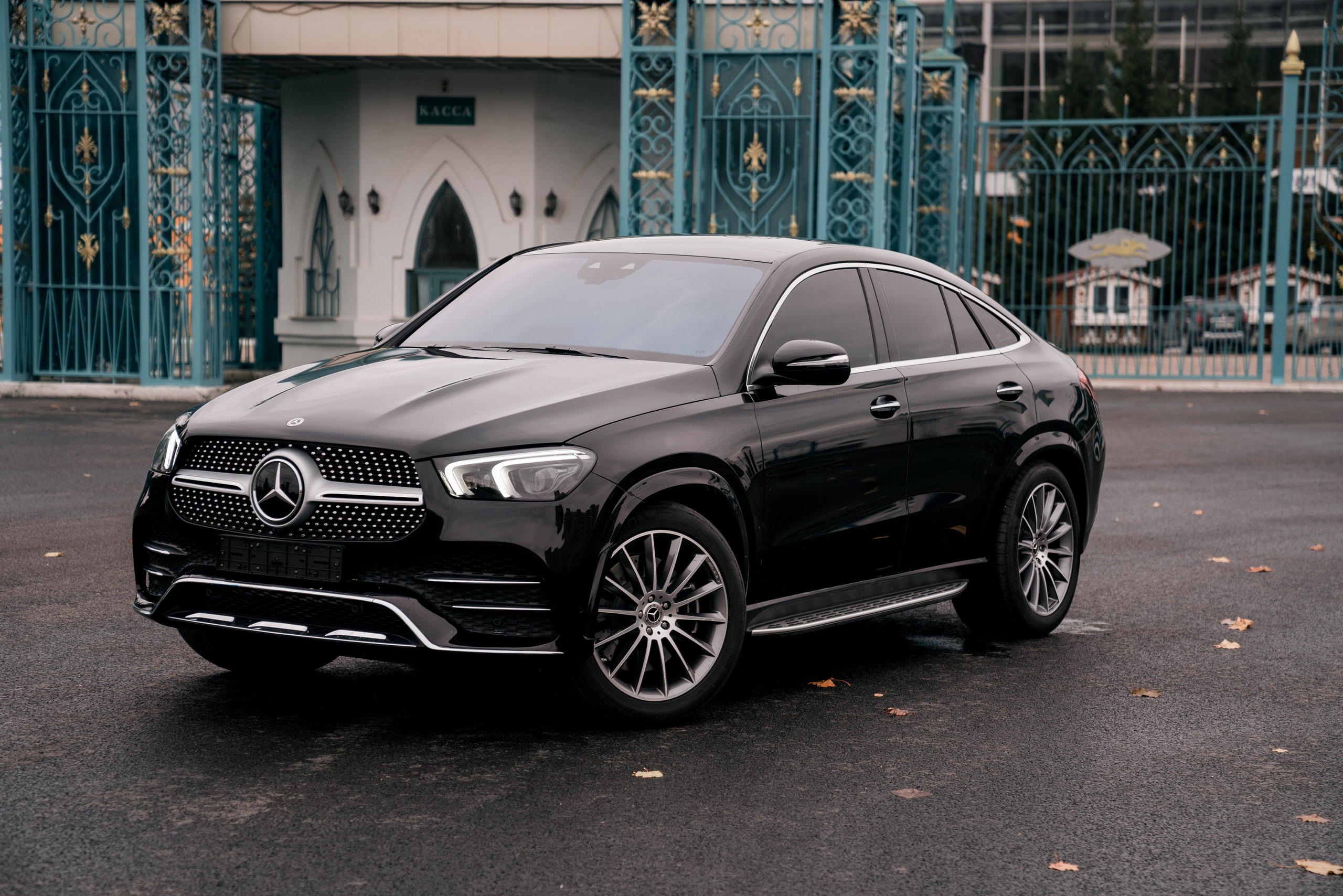 Mercedes-Benz GLE 400D. Идеальные портреты для соцсетей — Фотограф Ленар