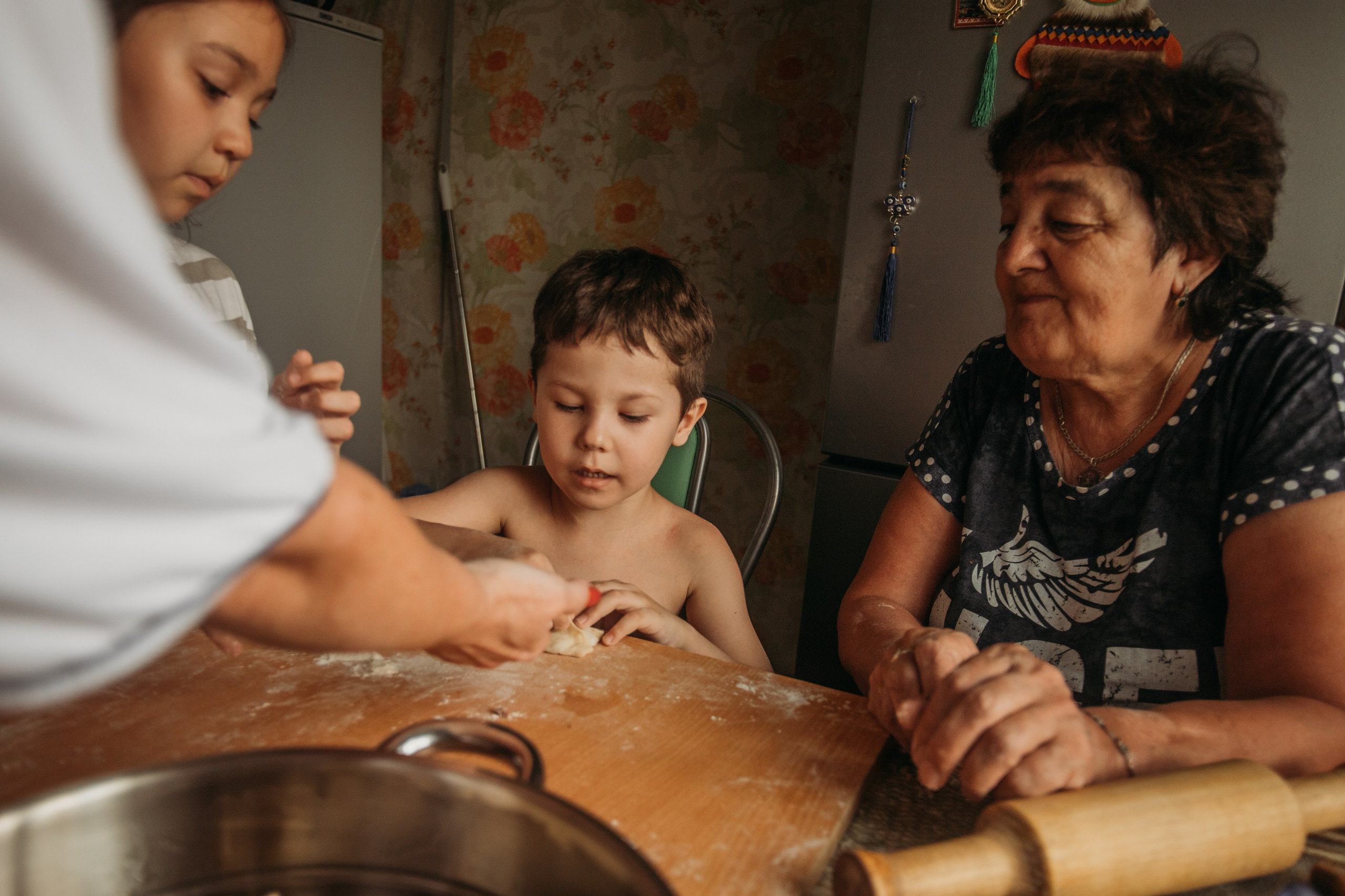 Домашняя фотосессия моей семьи. Венера Гайн. Репортажный фотограф  Тюмень. Обучение фотографии с 0