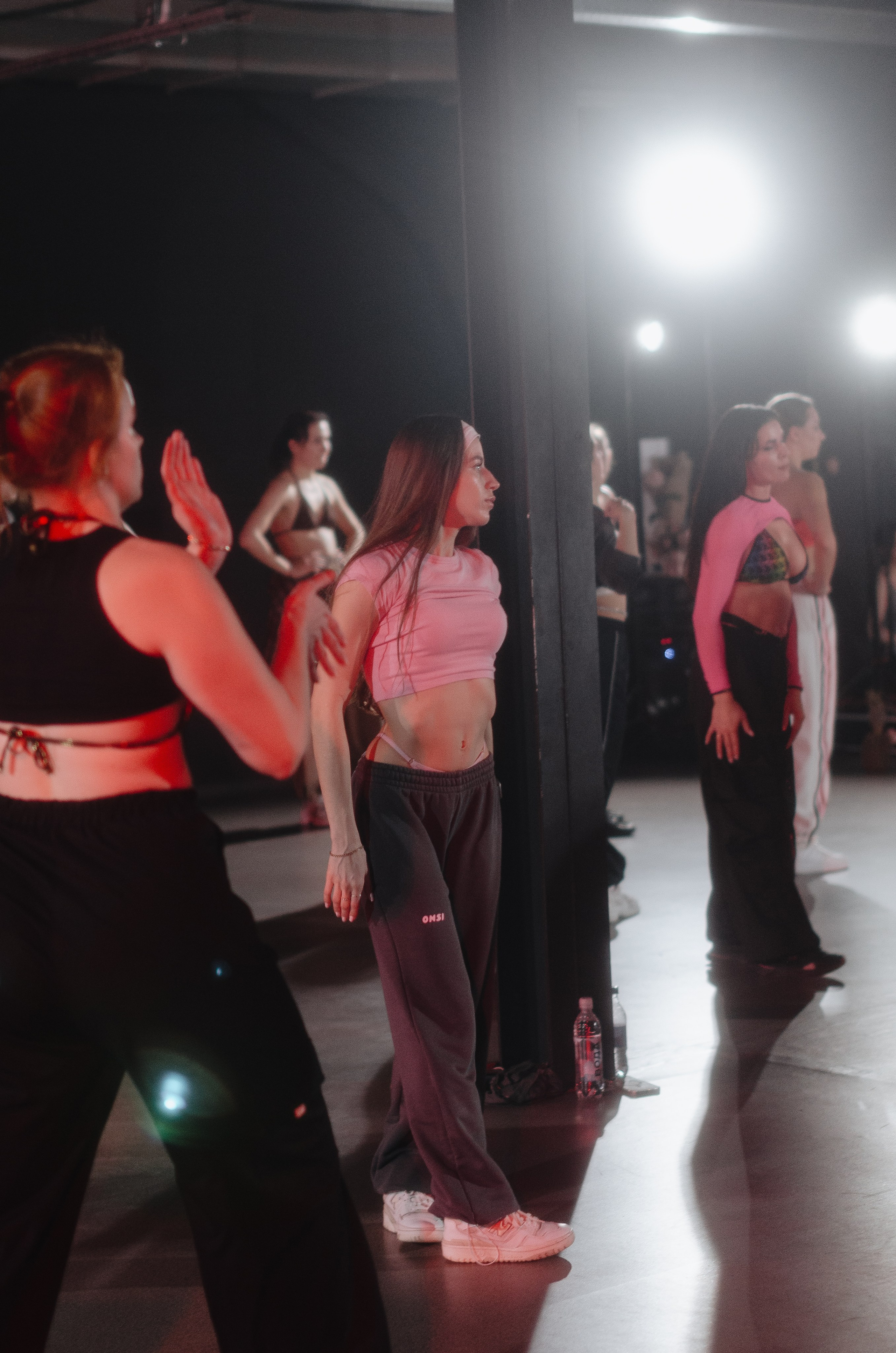 Мастер-классы по High Heels/Girly hip-hop от Оксаны ATTA. Денисова Аля — фотограф для парных съемок и индивидуальных историй в Барнауле