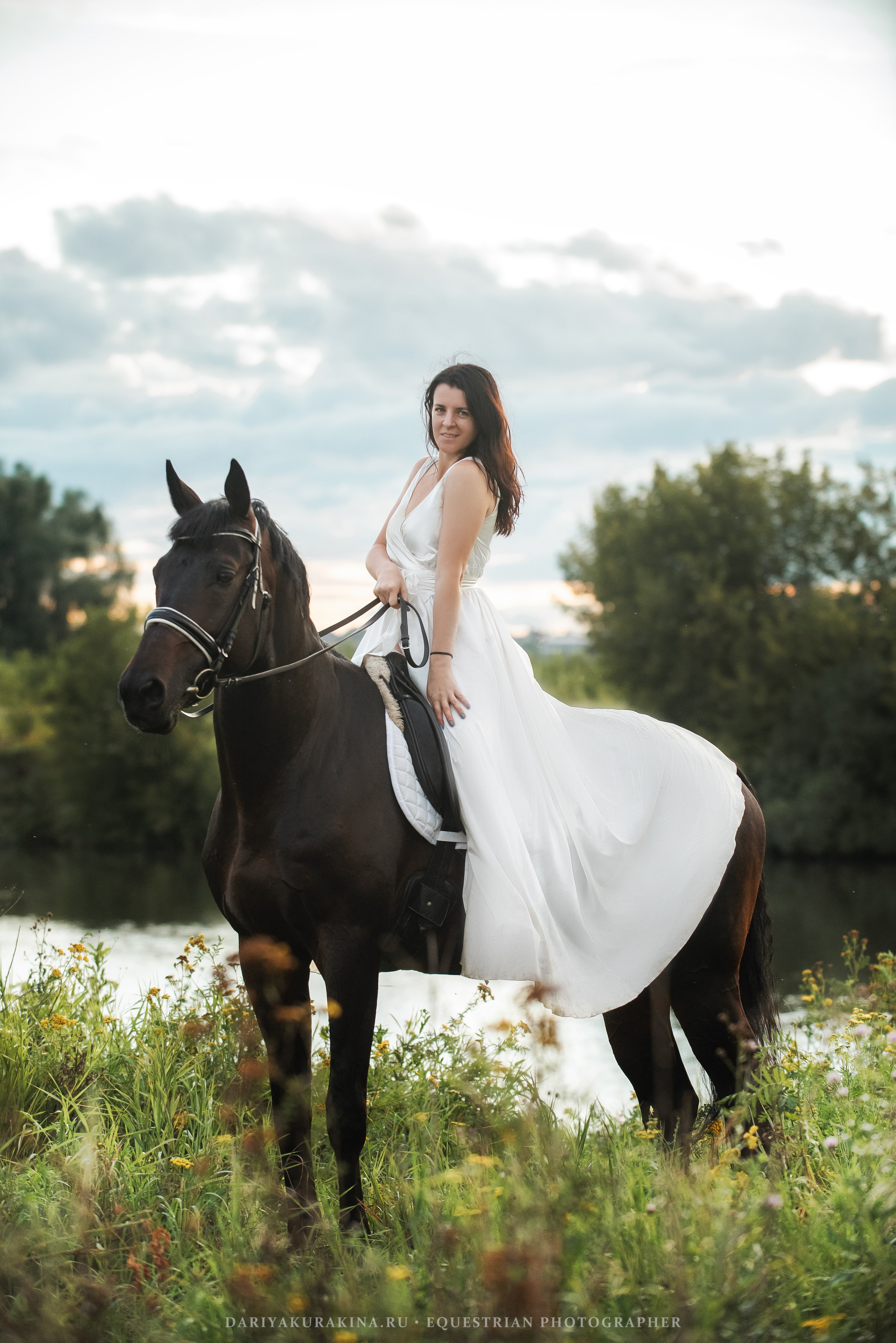 Юля и Декупаж — Поле. Конный фотограф Куракина Дарья • Фотосессии с лошадьми