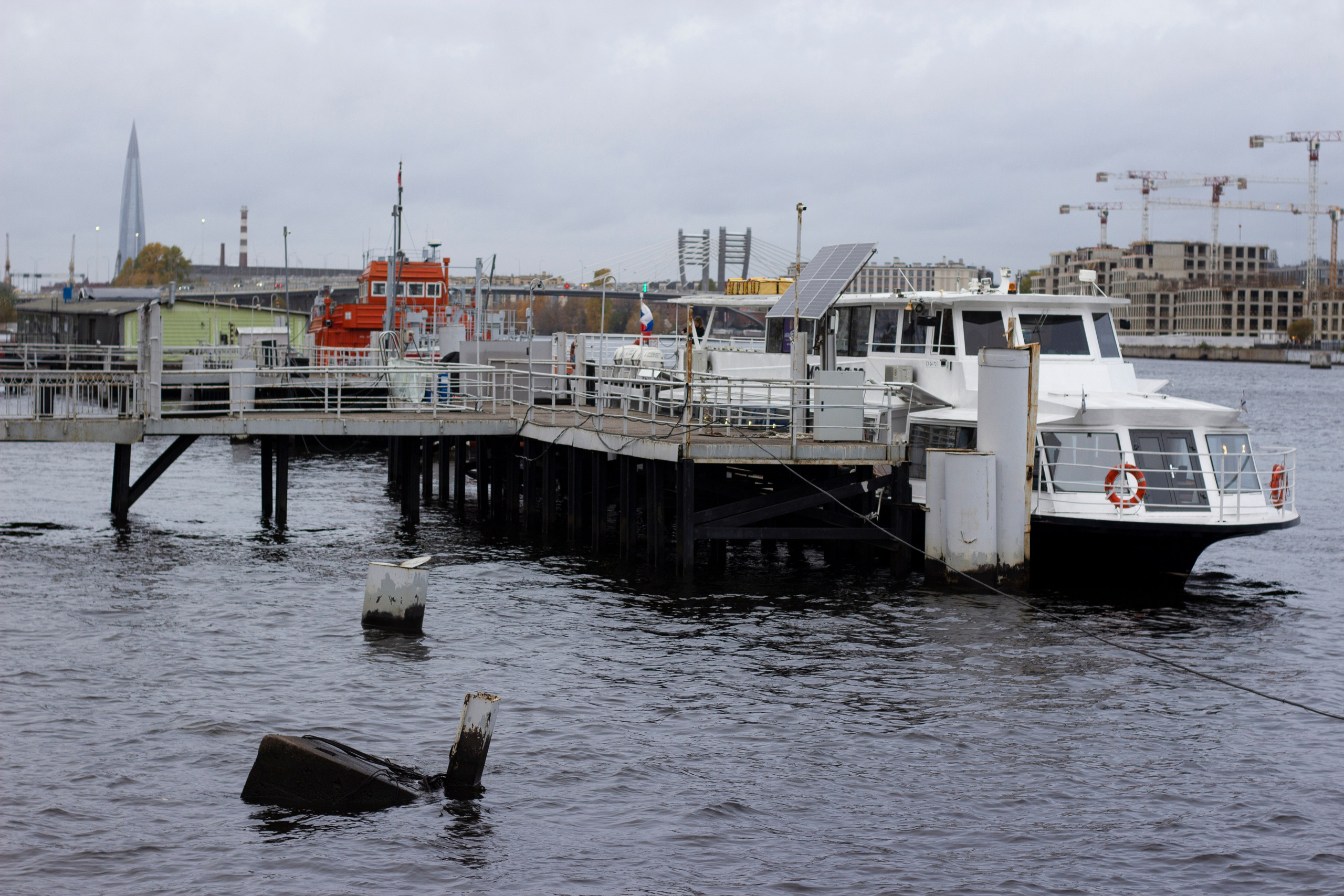Съемка для сайта аренды катеров в Санкт-Петербурге, подготовка к свадебной прогулке по рекам и каналам. Фотограф в Санкт-Петербурге Смирнова Диана