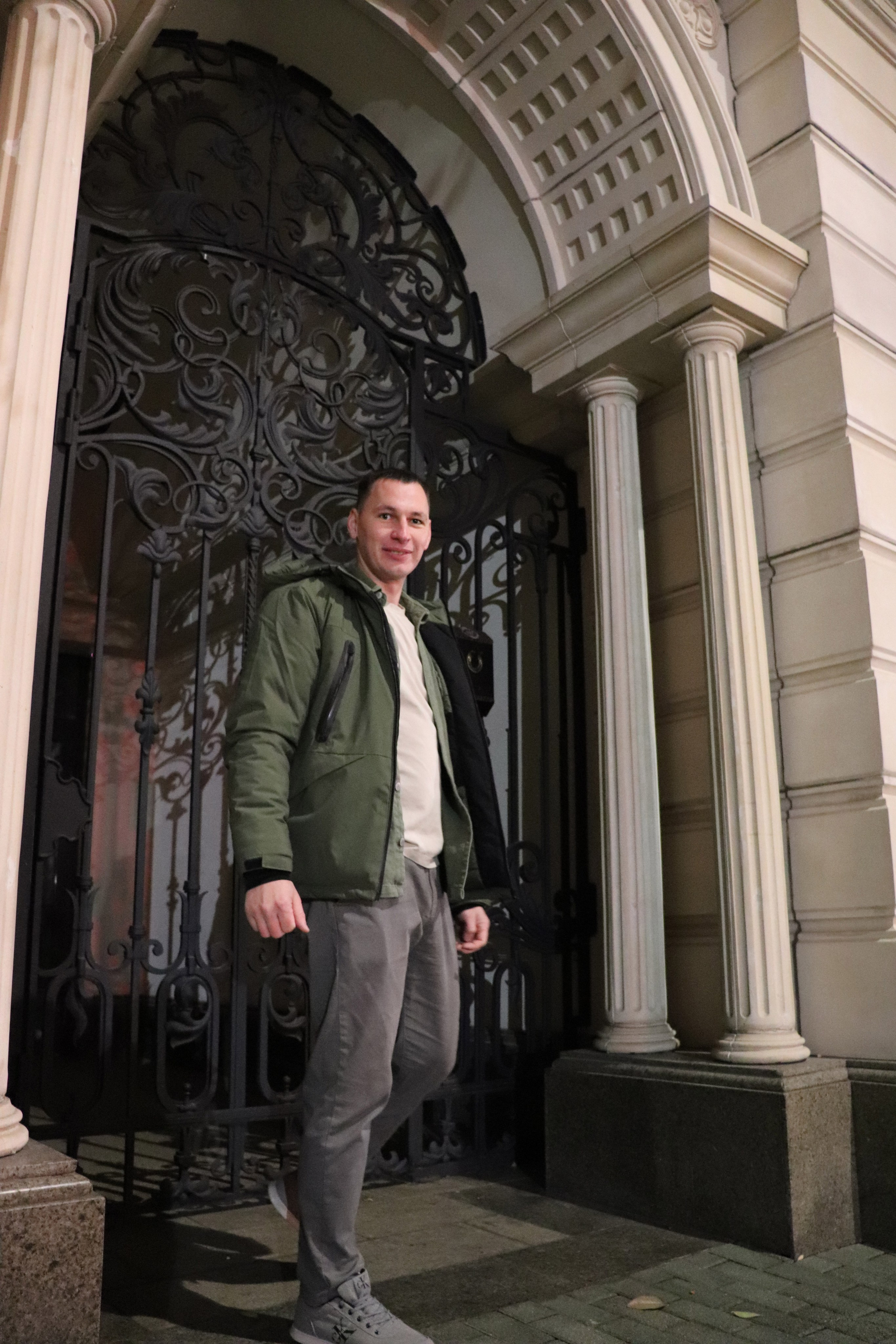 индивидуальная мужская фотосессия вечерняя съёмка фотограф саратов елизавета Белова  топ фотографов саратов семейнаясъёмка съёмка в студии съёмка на улице