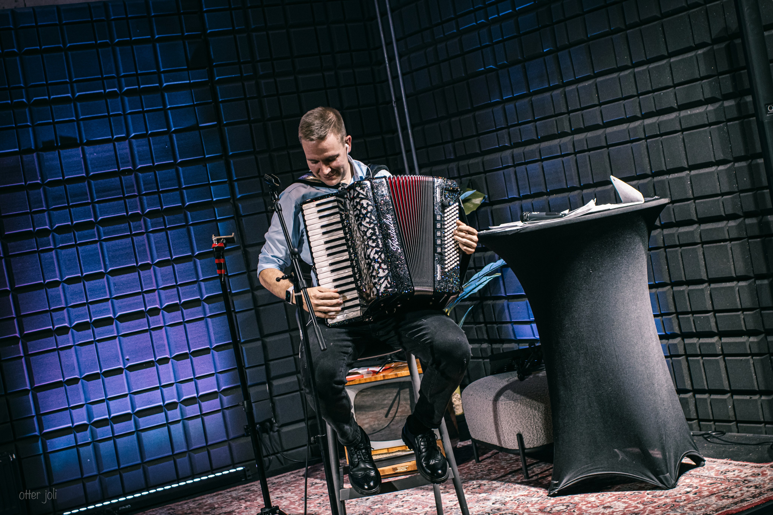 STREET ACCORDION. Концертный репортёр Валерия Сафина