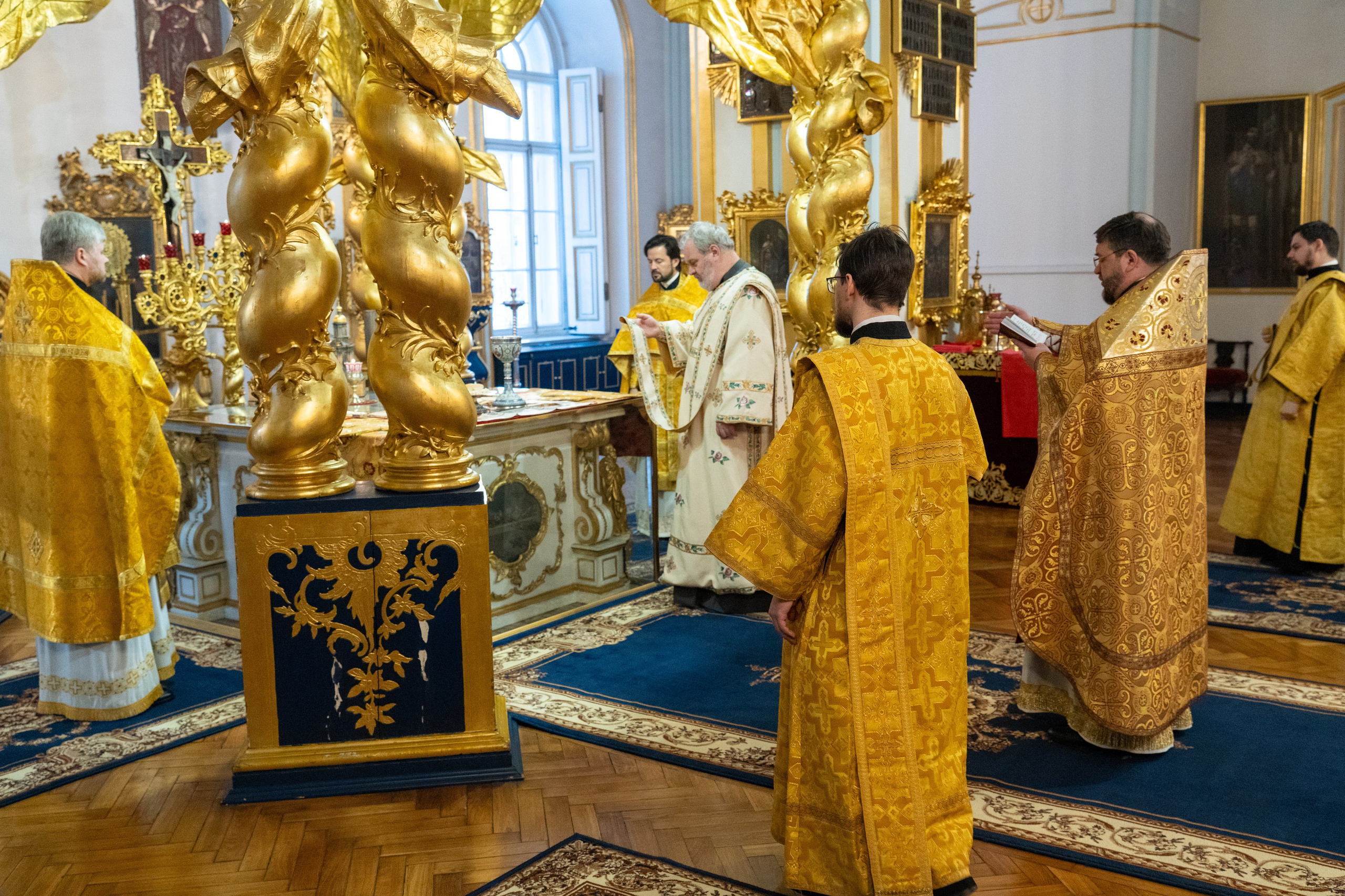 Неделя 30-я по Пятидесятнице, пред Рождеством Христовым, святых отец. Предпразднство Рождества Христова. Вмц. Анастасии Узорешительницы. НИКОЛО-БОГОЯВЛЕНСКИЙ МОРСКОЙ СОБОР