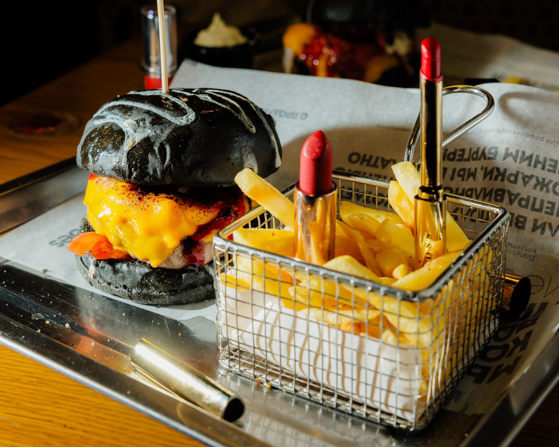 БУРГЕРЫ И ПОМАДА