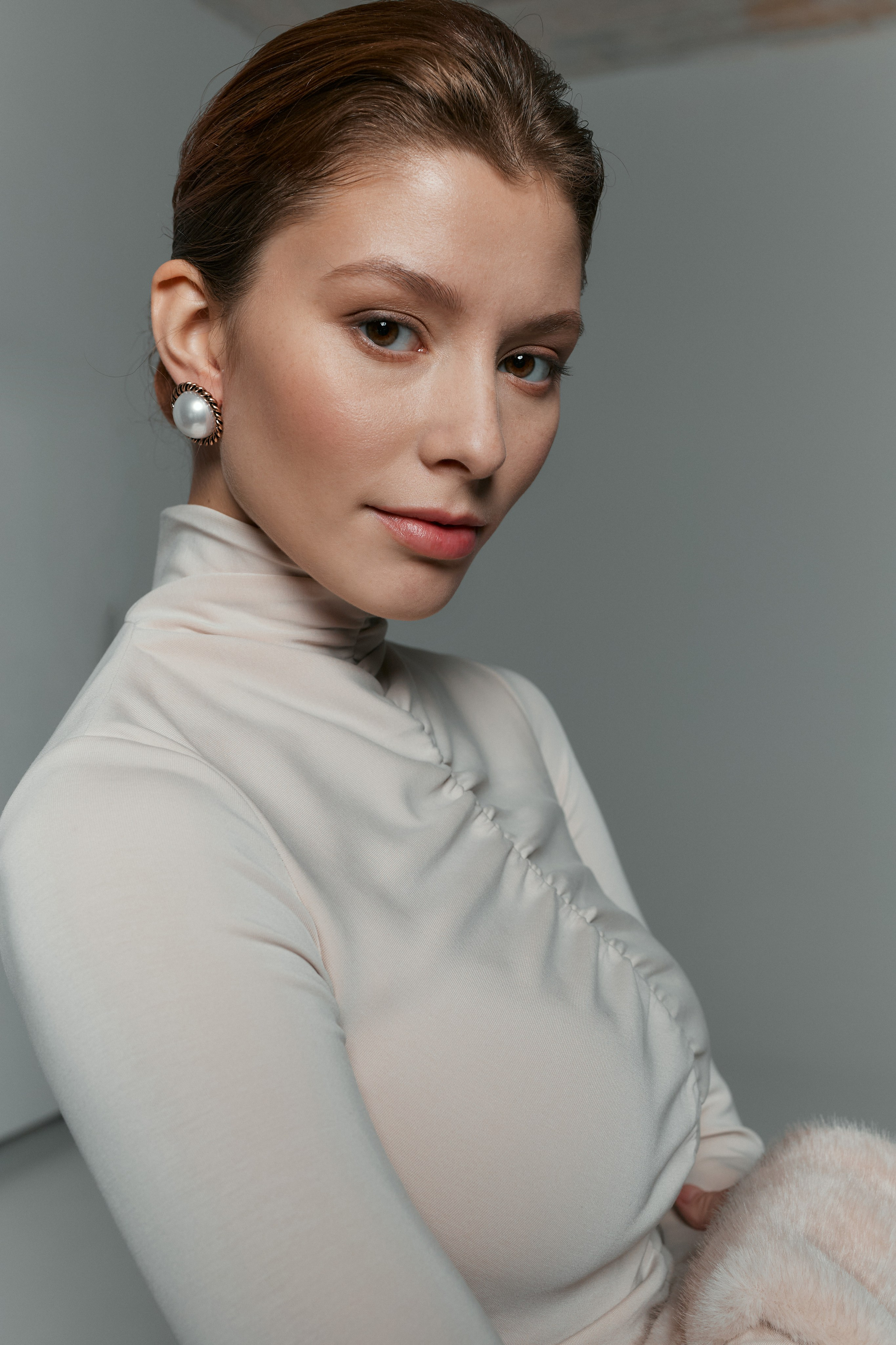 Женские портреты в студии. Главная