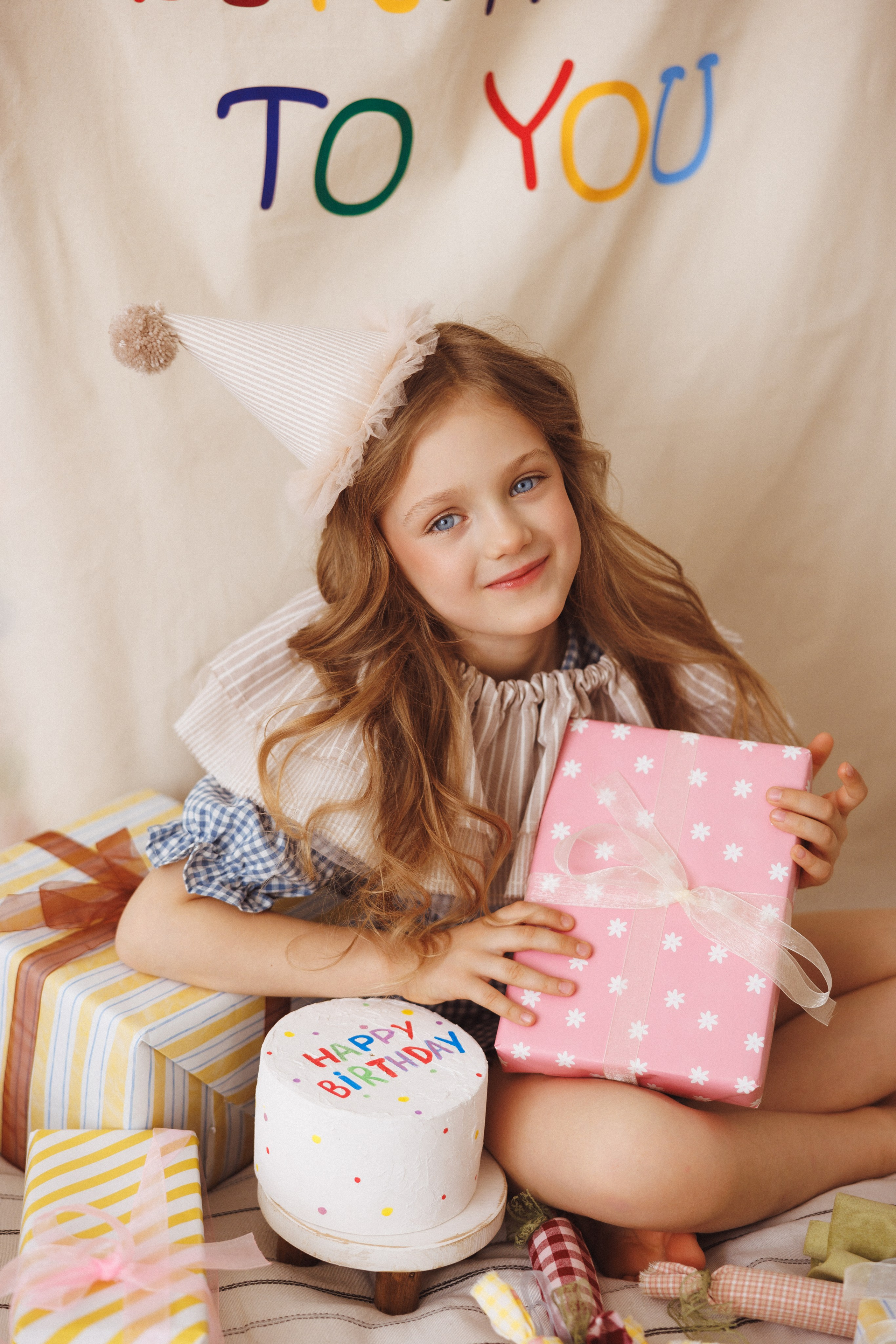 Яркая, весёлая фотосессия к Дню рождения. Фотостудия «Mestone», город Краснодар. Семейный и детский фотограф в Краснодаре Анна Трашкова