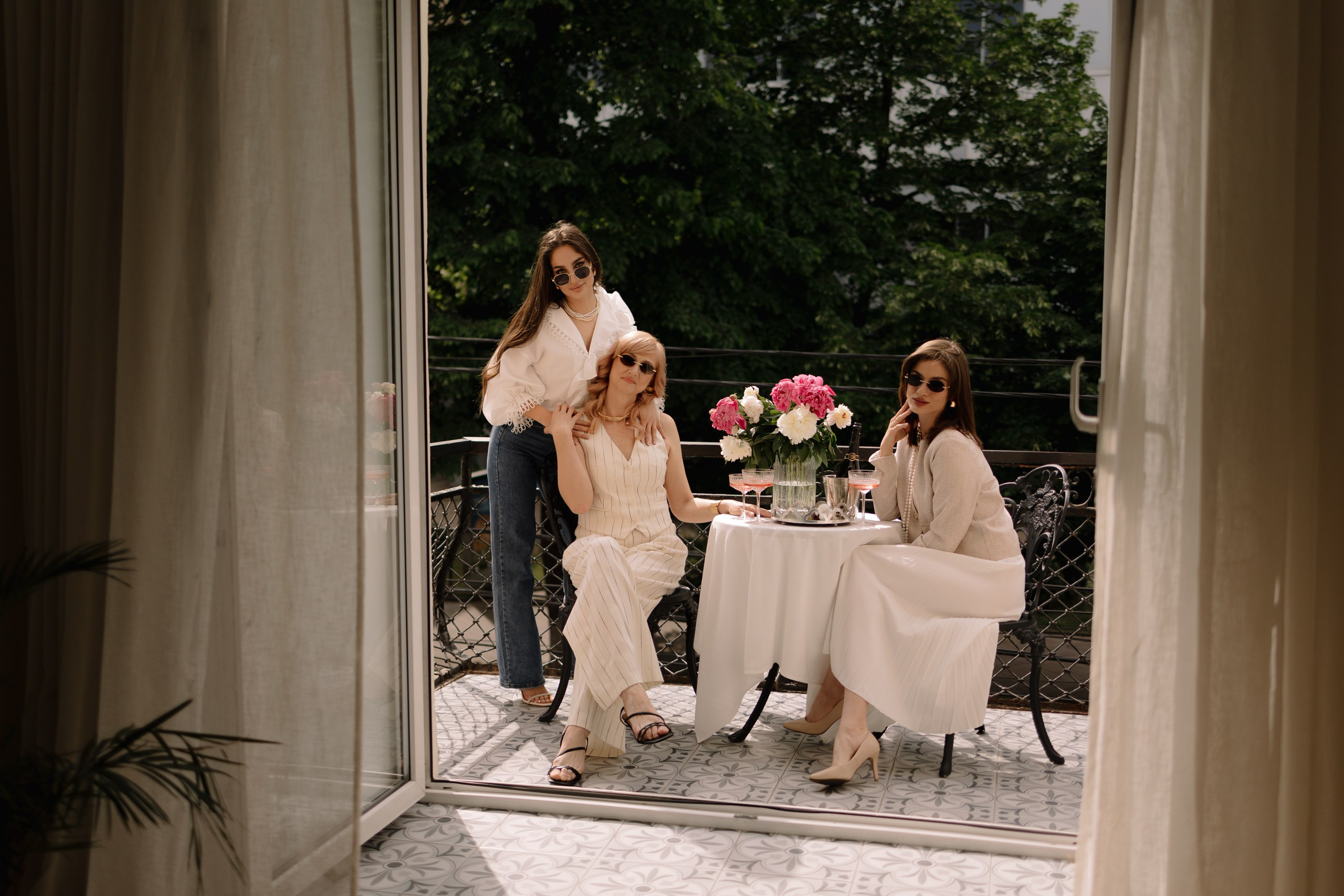 Мама и взрослые дочки. Семейный фотограф в Краснодаре Храмова Анна