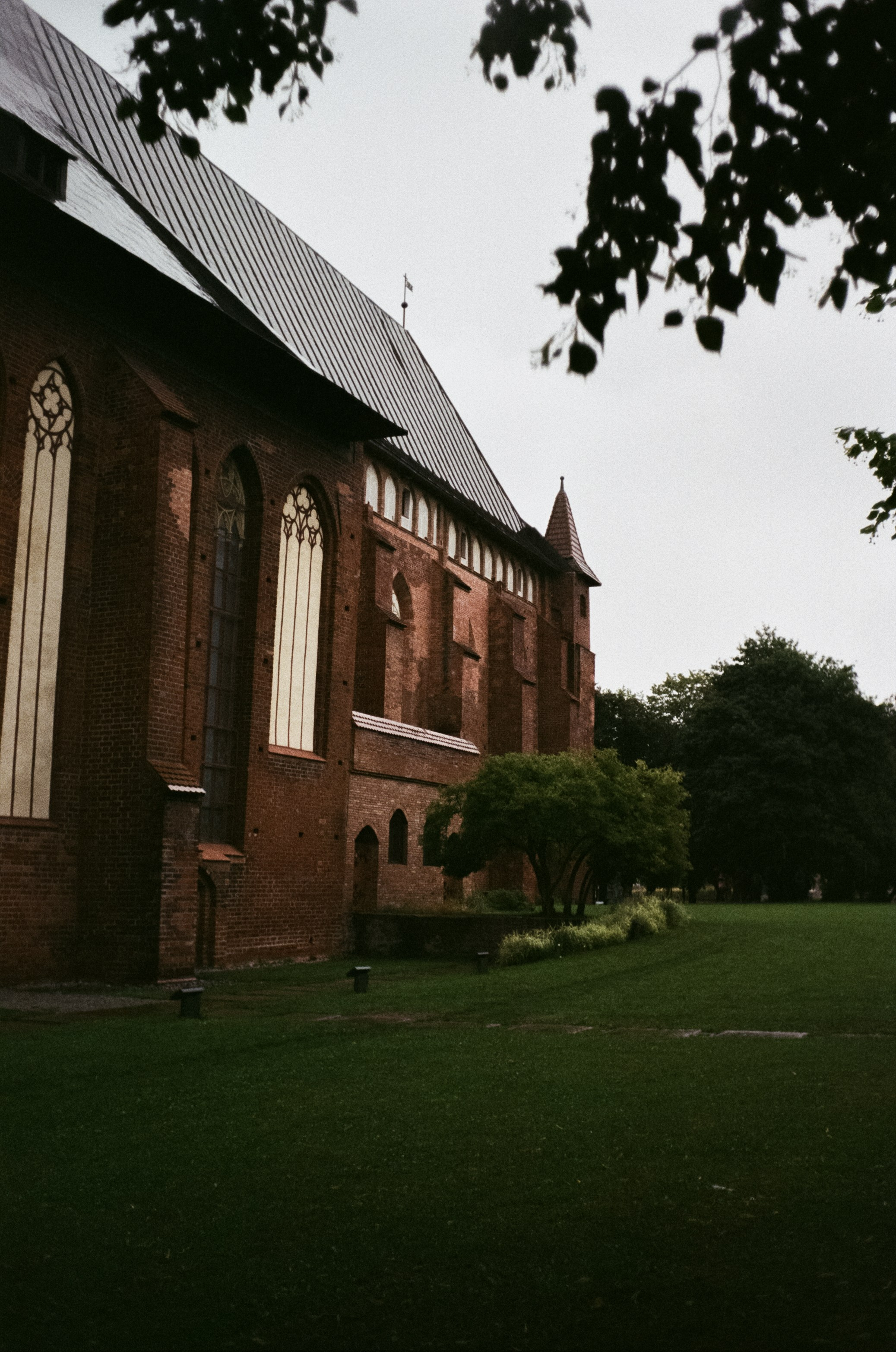 Калининград остров Канта, Кафедральный собор / Minox 35 GT (2)